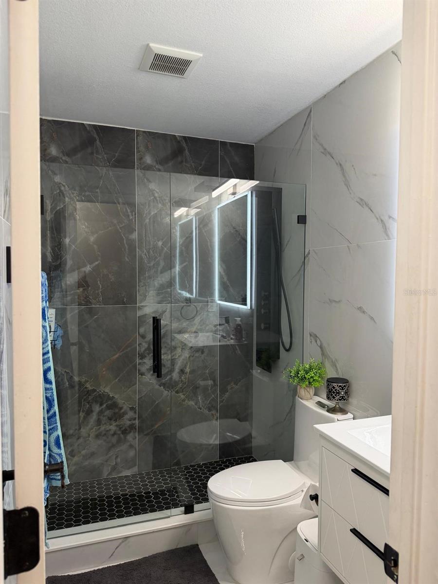 2216 RIDGEMORE DR — photo 15
