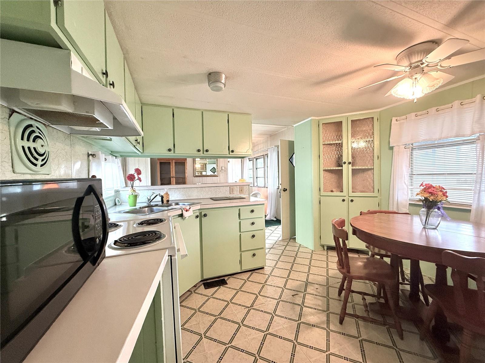 116 W SAINT JOHNS WAY — photo 8