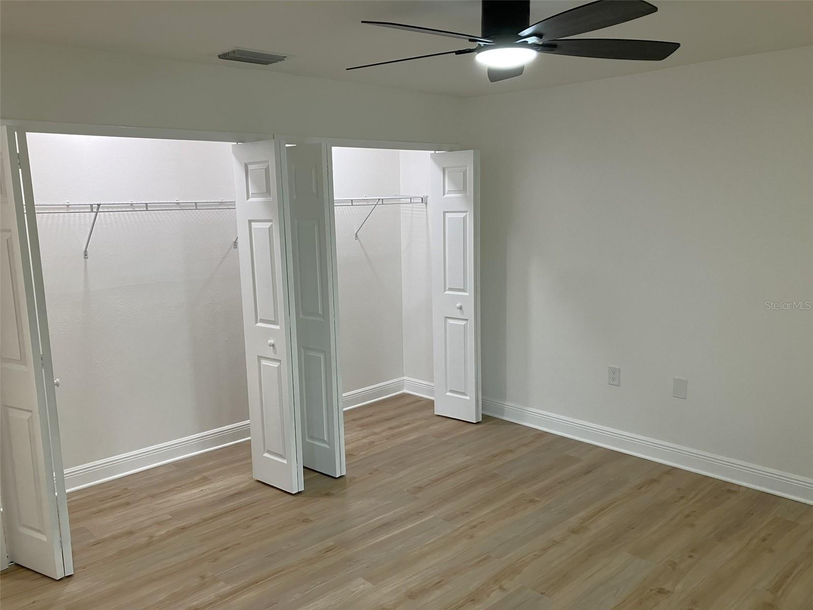 110 EVELYN CT — photo 25