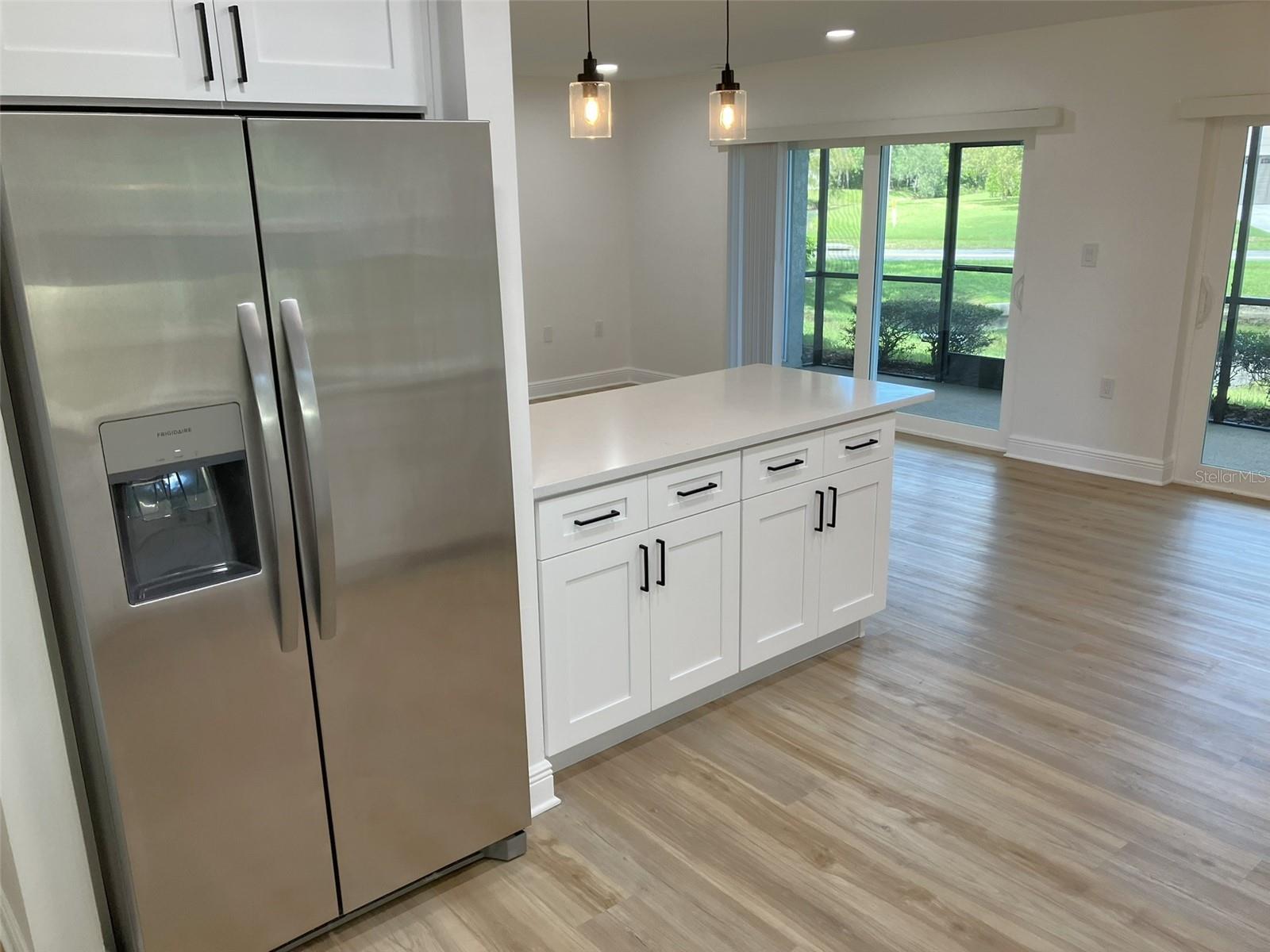 110 EVELYN CT — photo 9