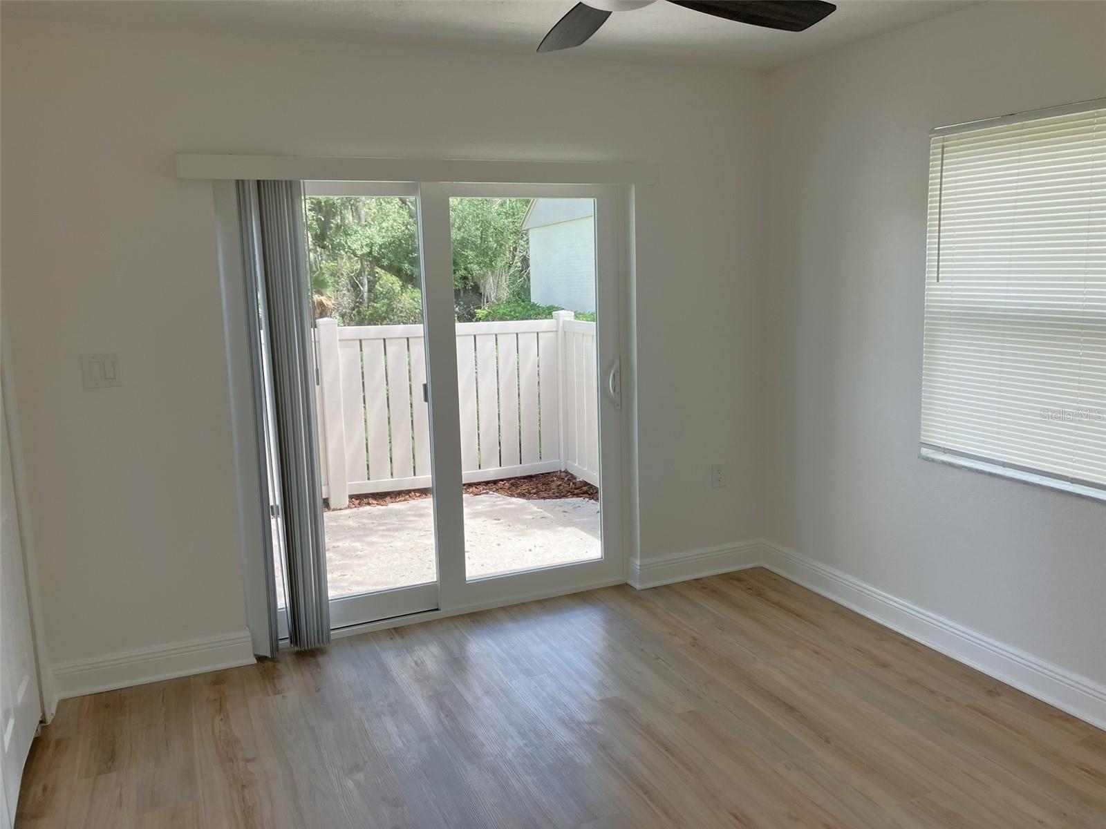 110 EVELYN CT — photo 33