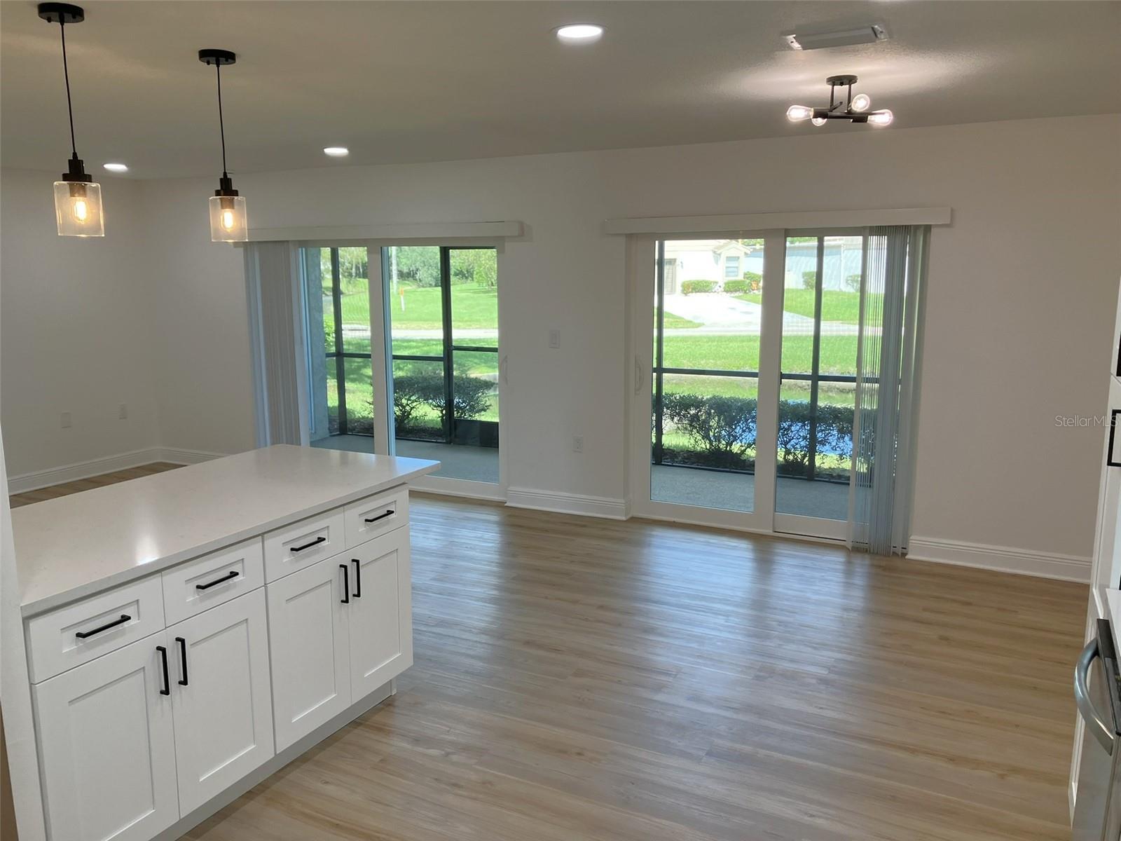 110 EVELYN CT — photo 10