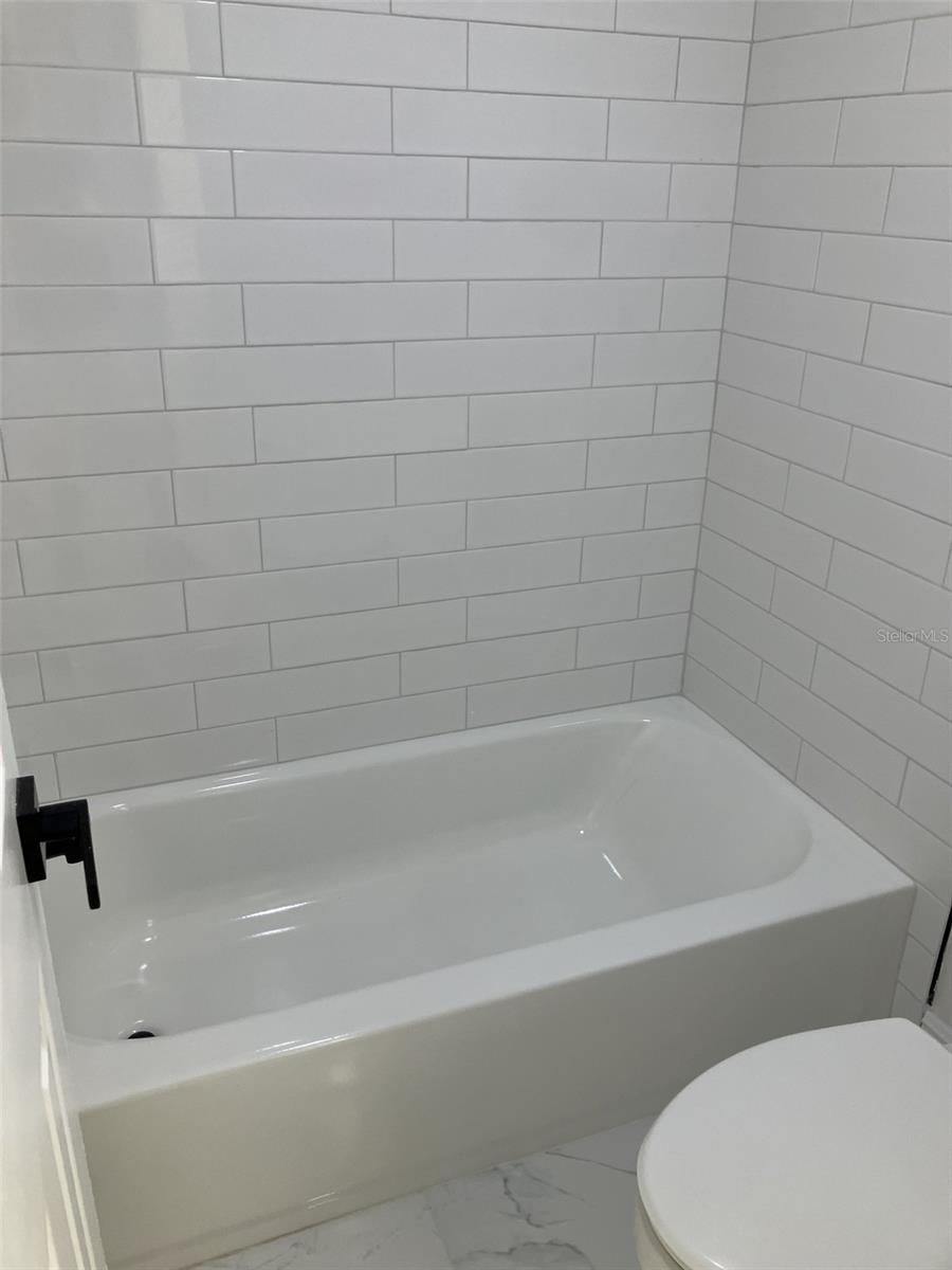 110 EVELYN CT — photo 29