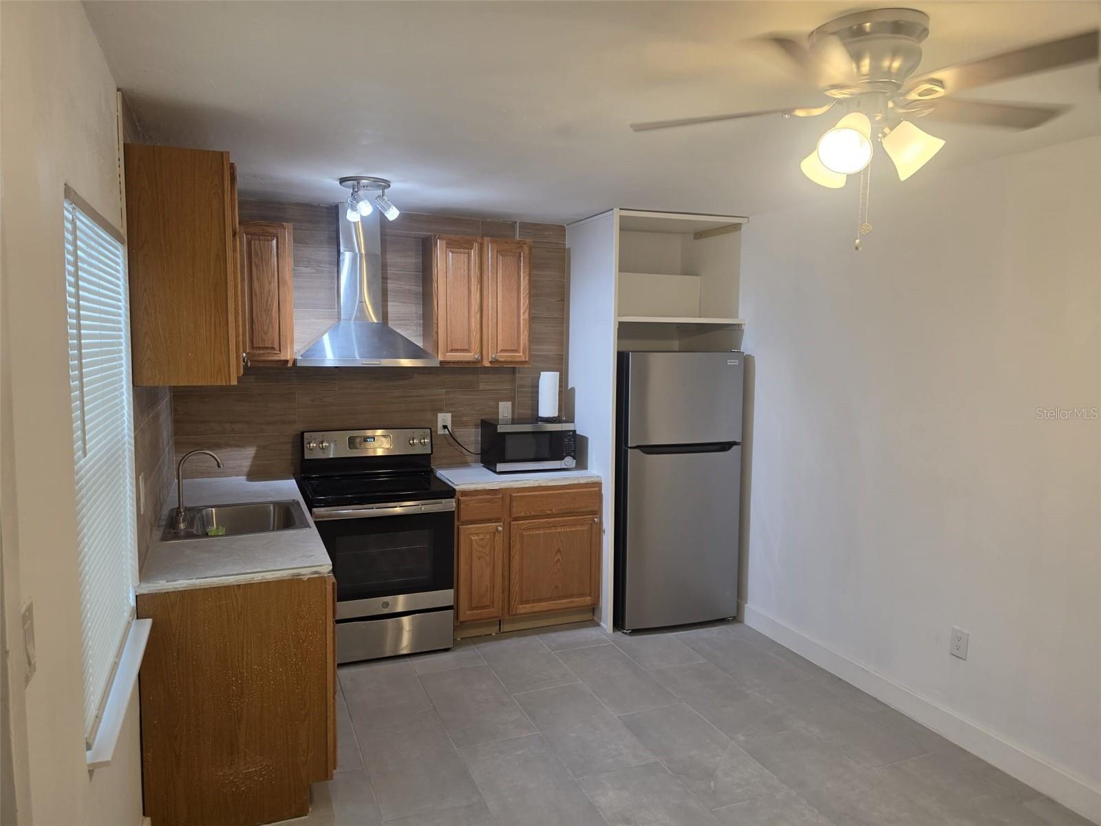1844 JOHN RIVERS ST #N — photo 2