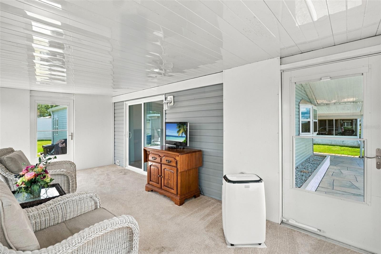 809 VILLA DEL SOL DR — photo 20