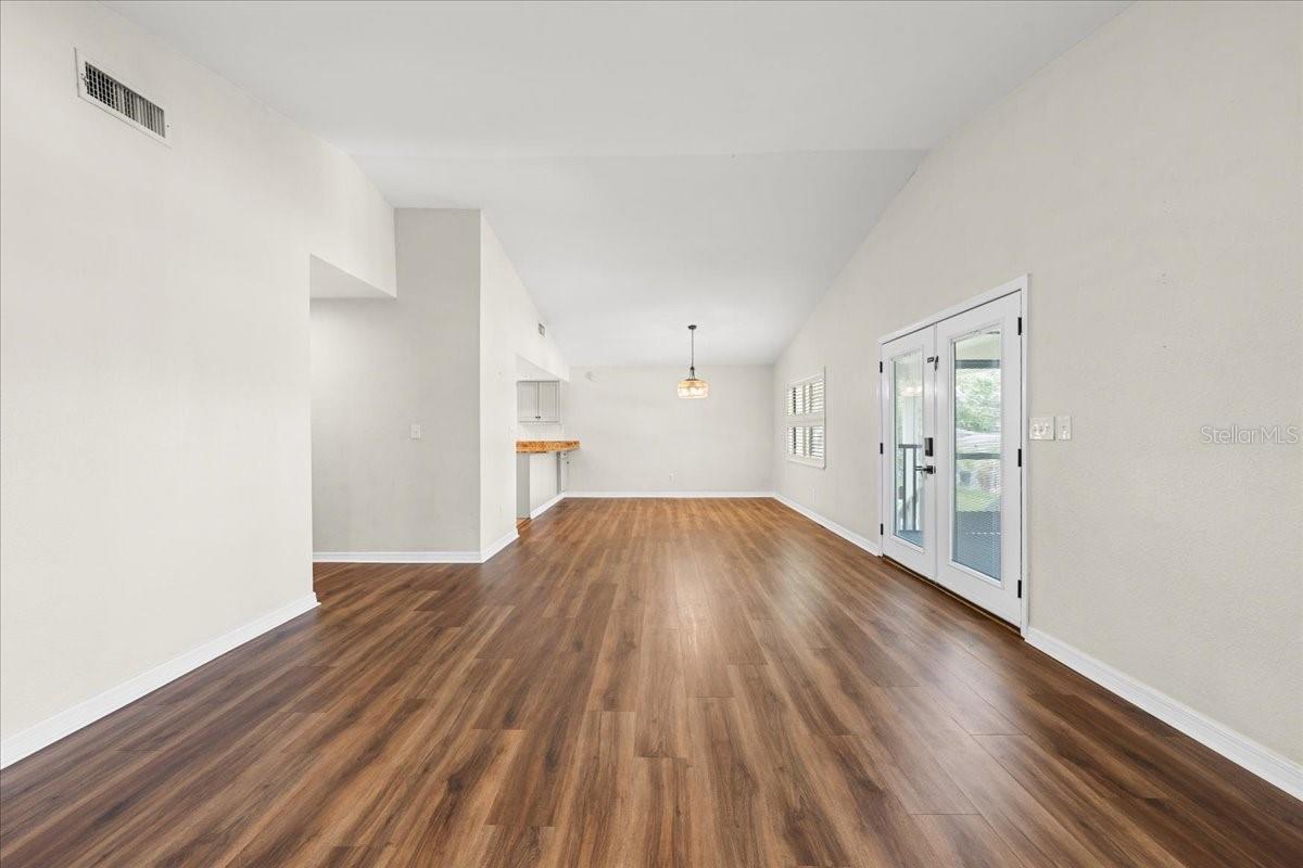 4675 CHANCELLOR CIR NE — photo 18