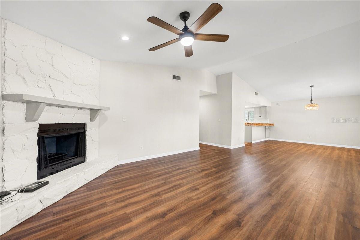 4675 CHANCELLOR CIR NE — photo 17