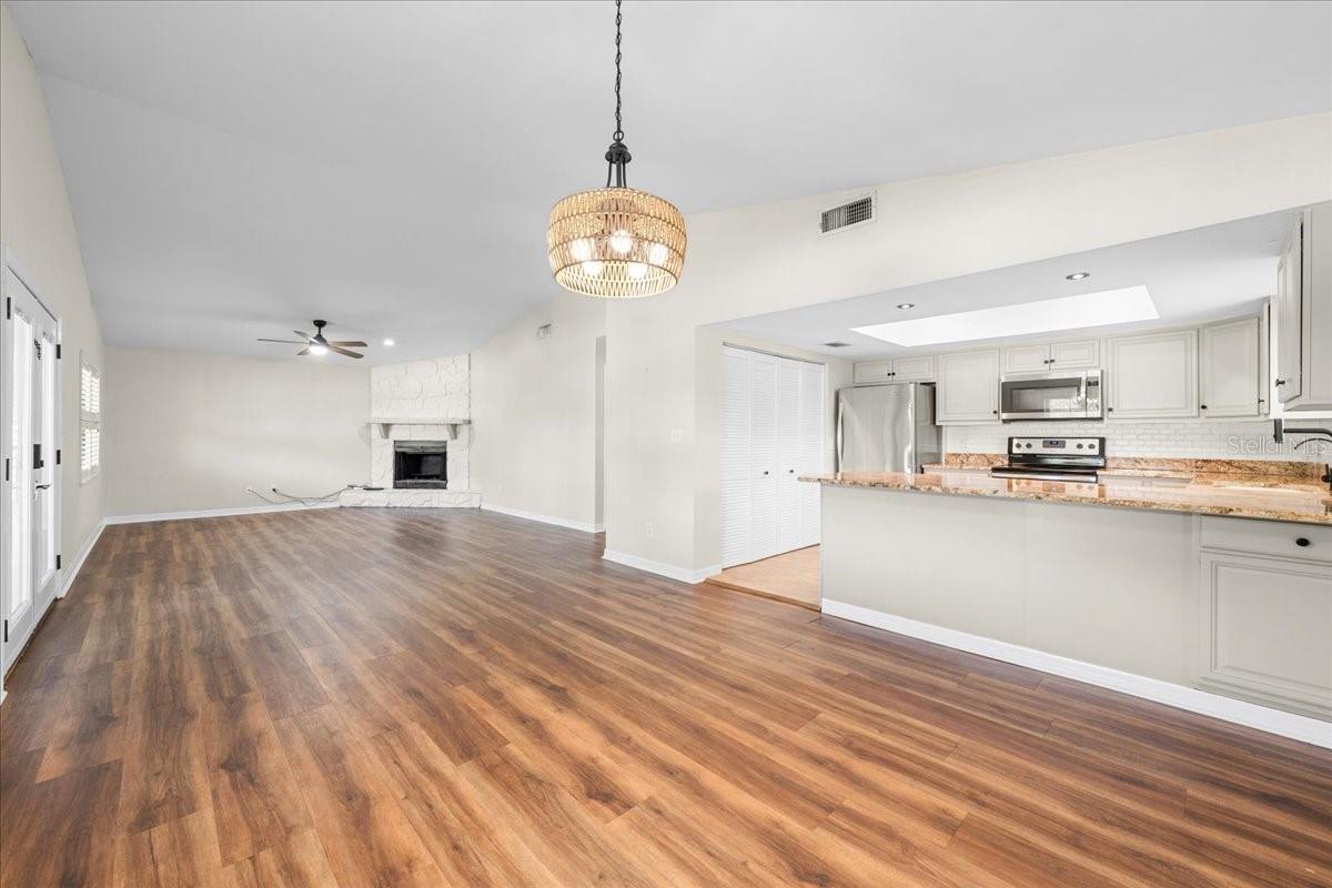 4675 CHANCELLOR CIR NE — photo 14
