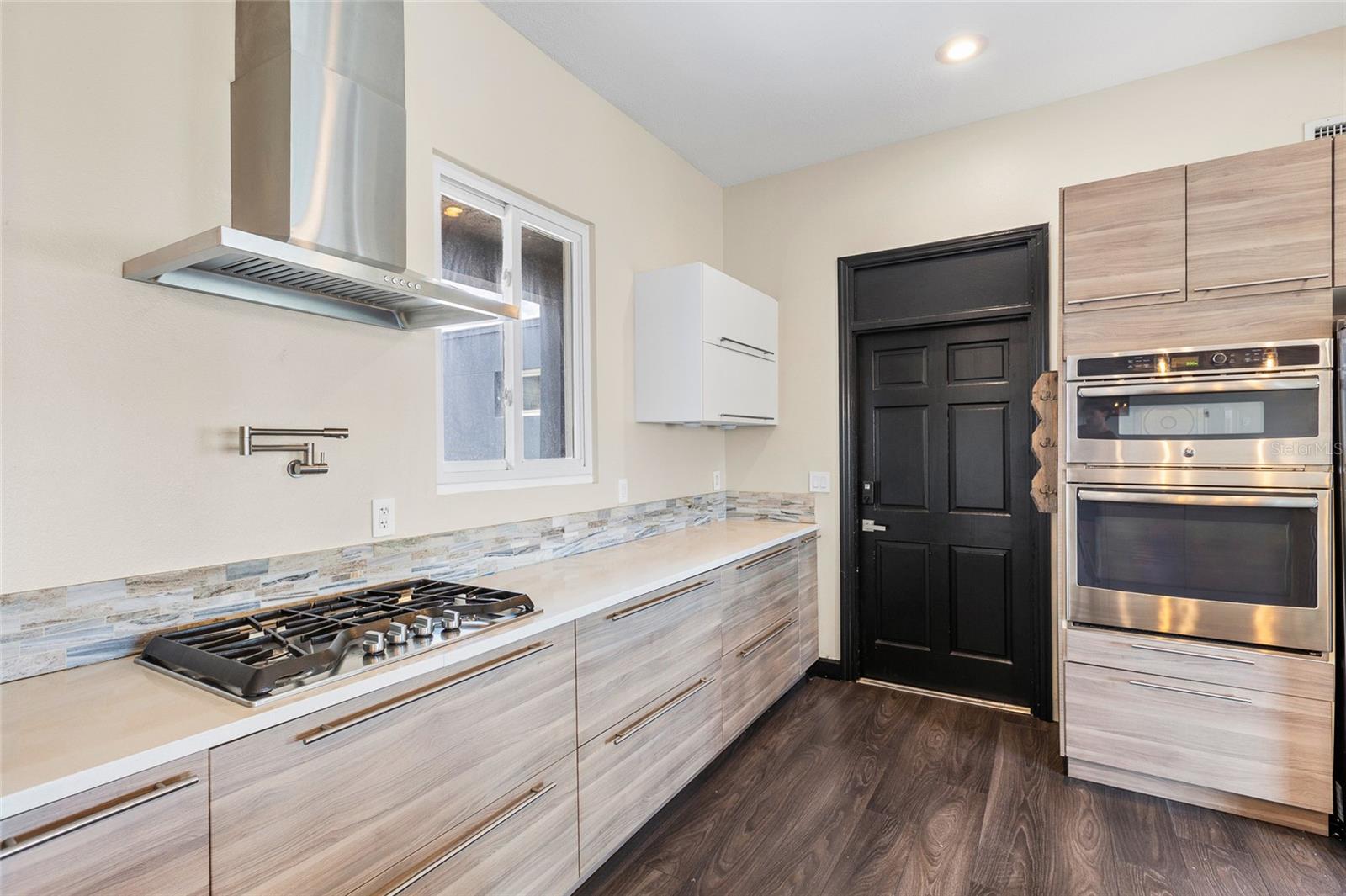 18200 CYPRESS COVE LN — photo 25
