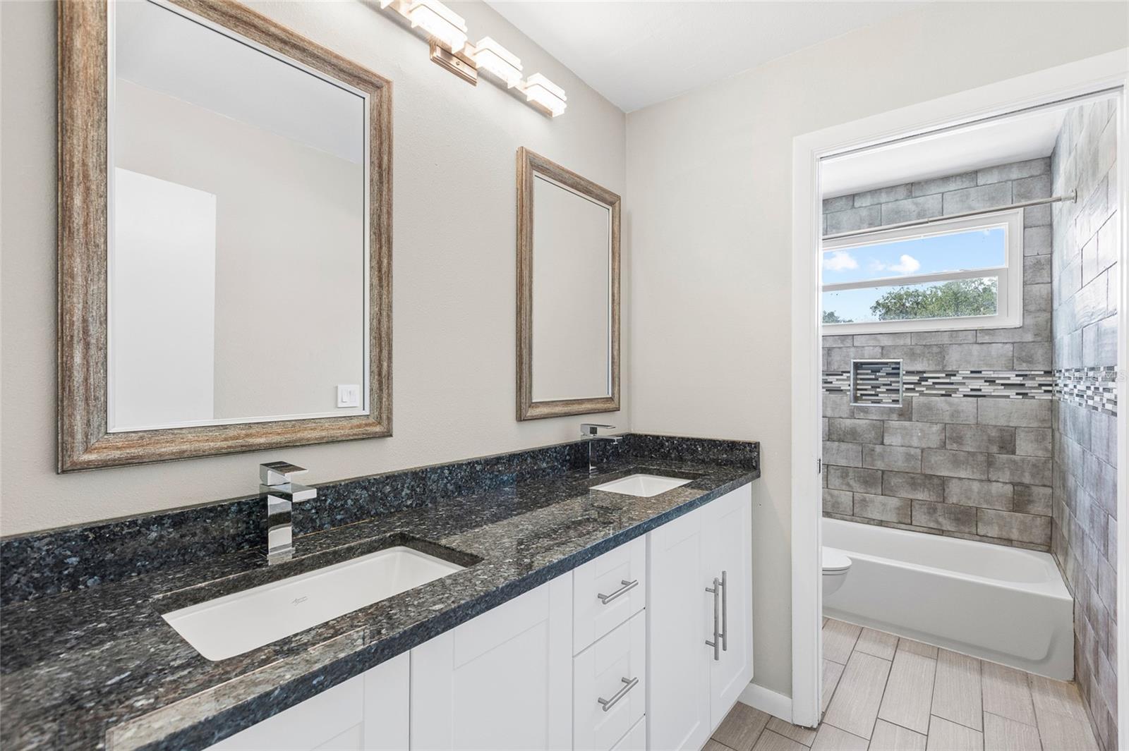 18200 CYPRESS COVE LN — photo 38