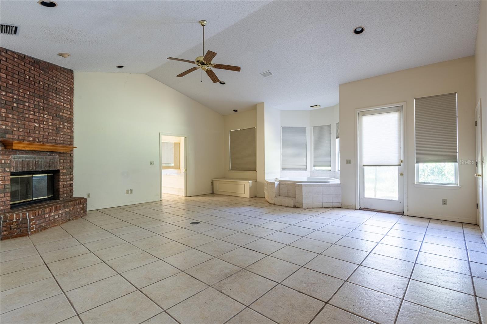 5135 COLLIER PKWY — photo 8