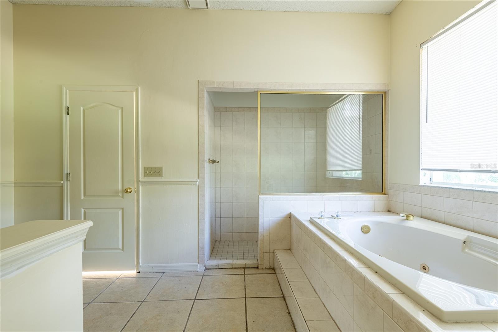 5135 COLLIER PKWY — photo 9
