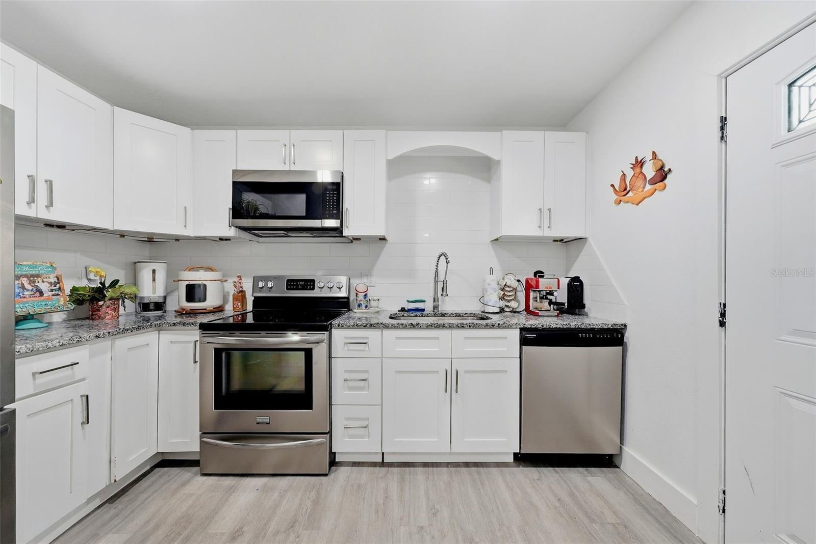 10124 N HYACINTH AVE — photo 21