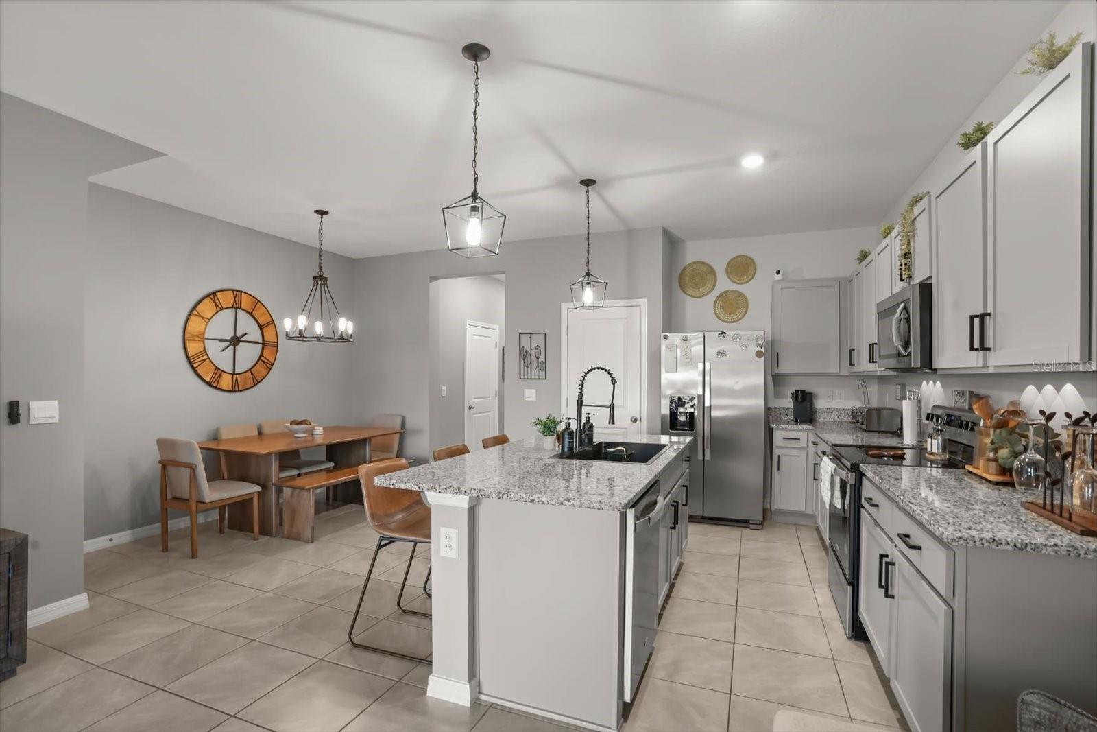 170 MANGROVE SHADE CIR — photo 8
