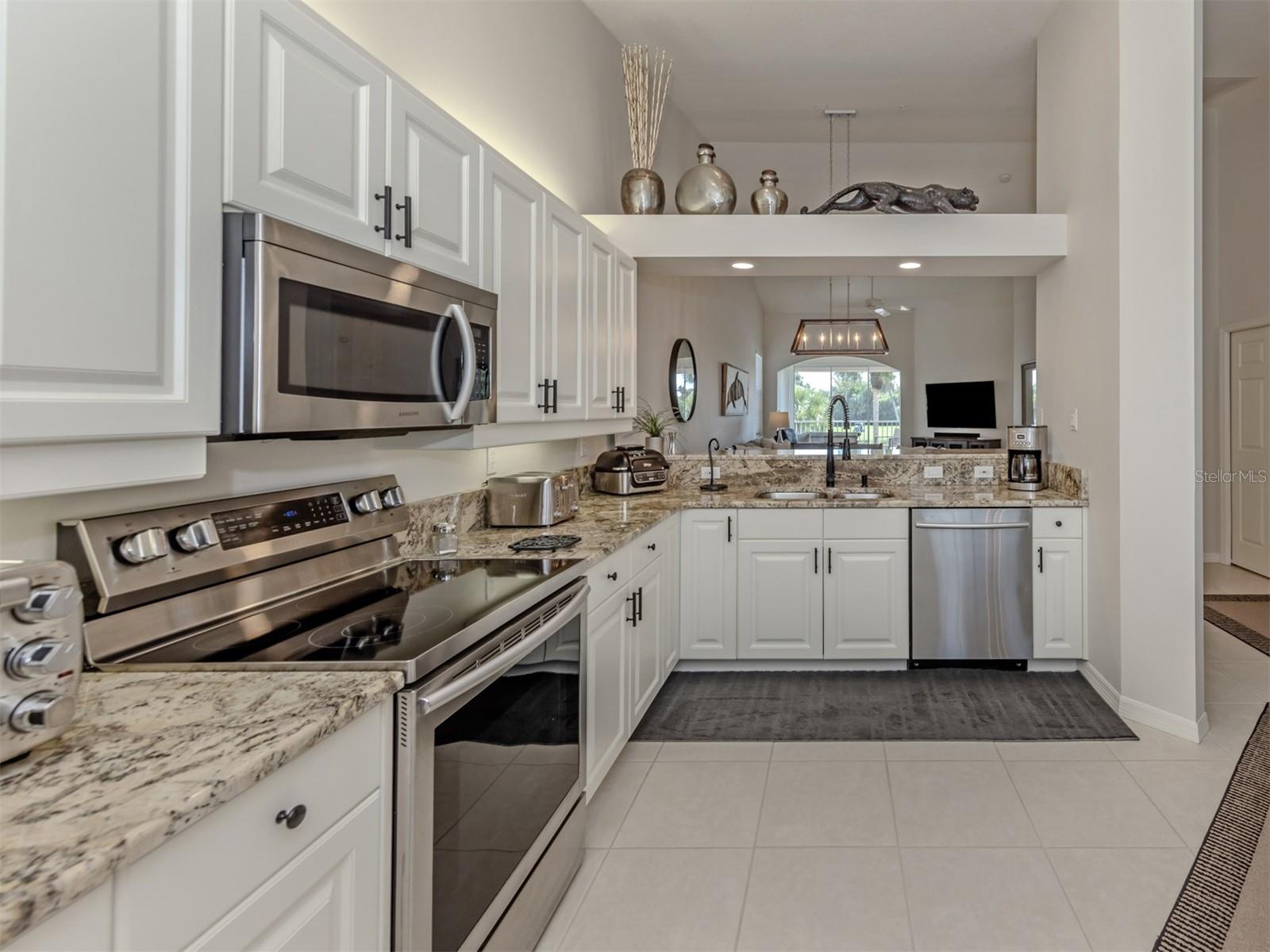 107 WOODBRIDGE DR #202 — photo 4