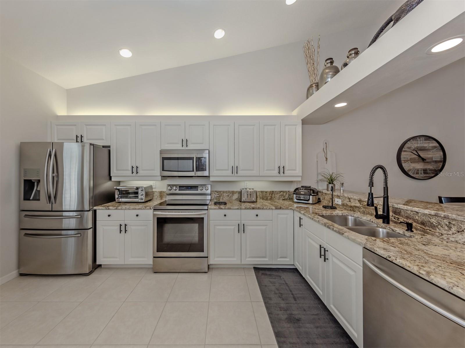107 WOODBRIDGE DR #202 — photo 5