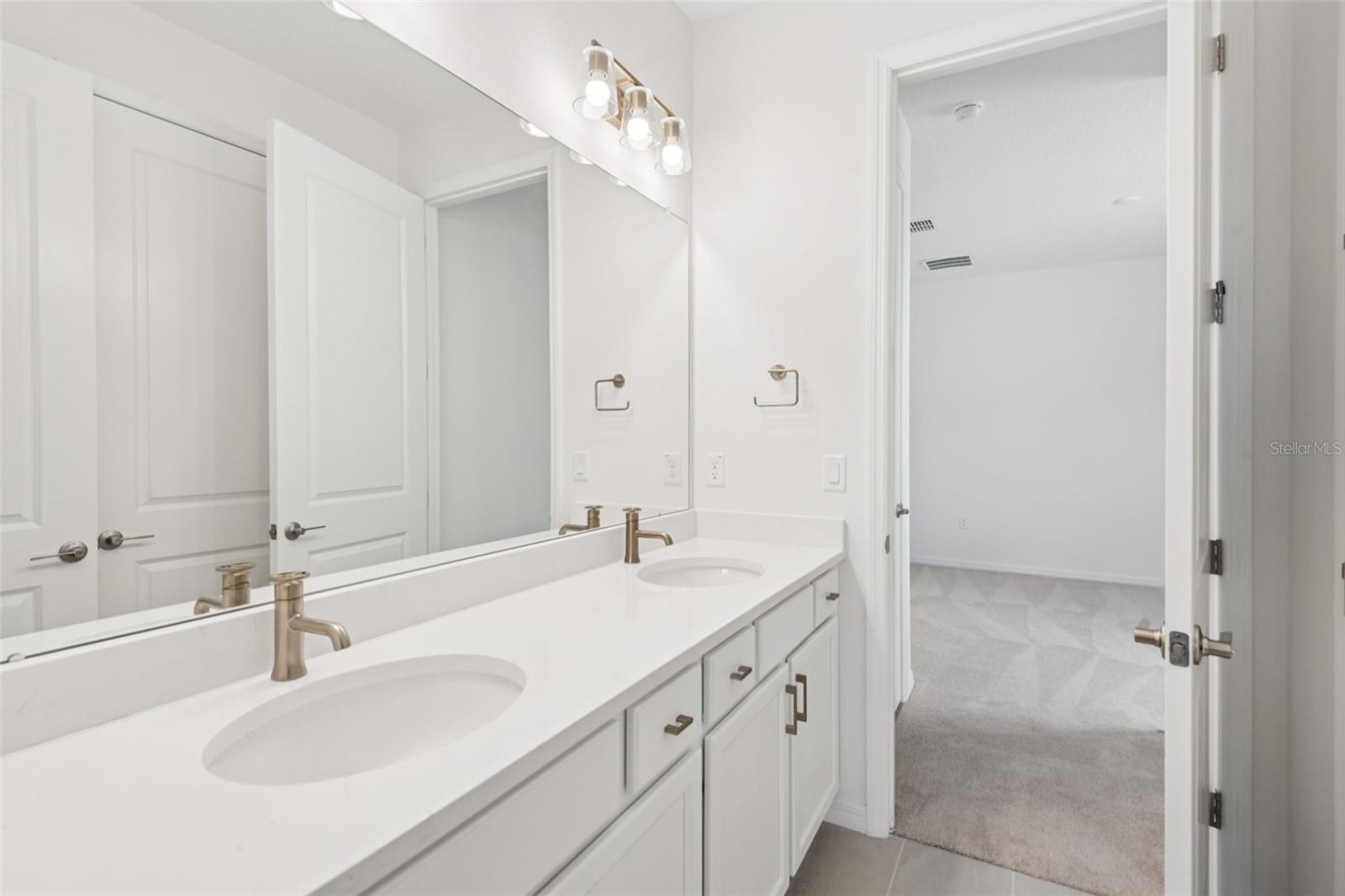 10667 STEINAHATCHEE LN — photo 22