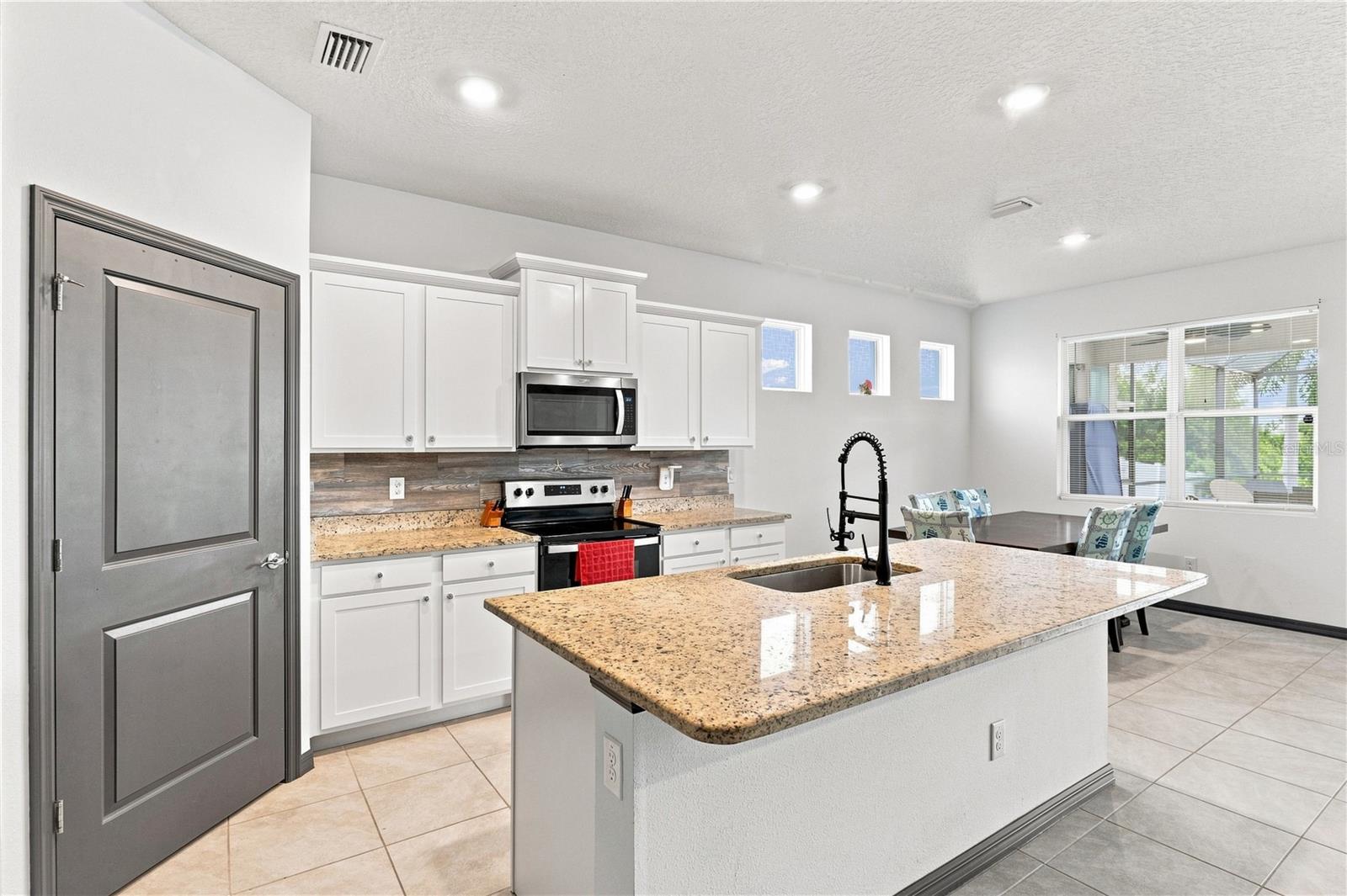 3916 MOSSY LIMB CT — photo 4
