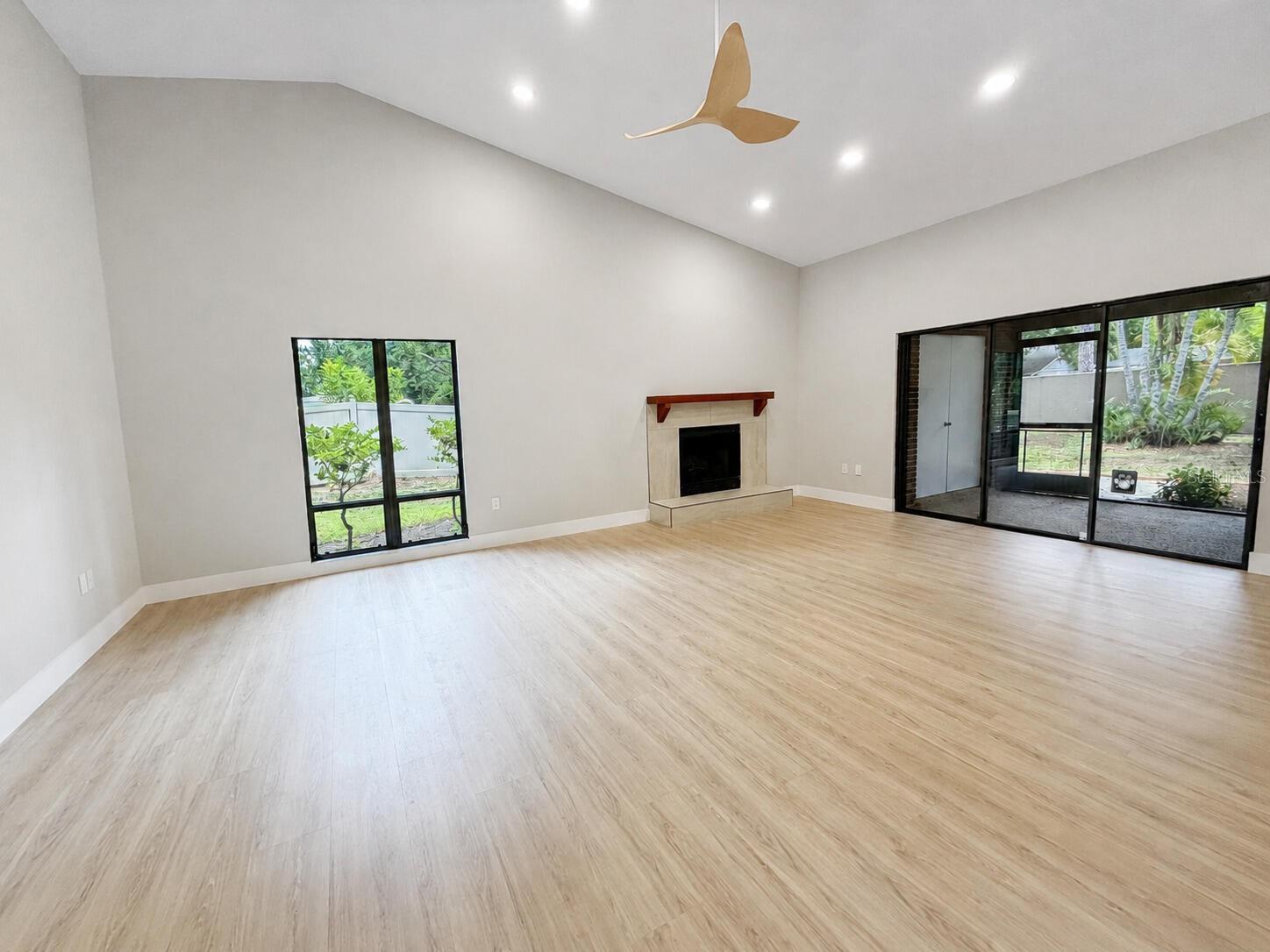 971 SUNRIDGE DR #110 — photo 2