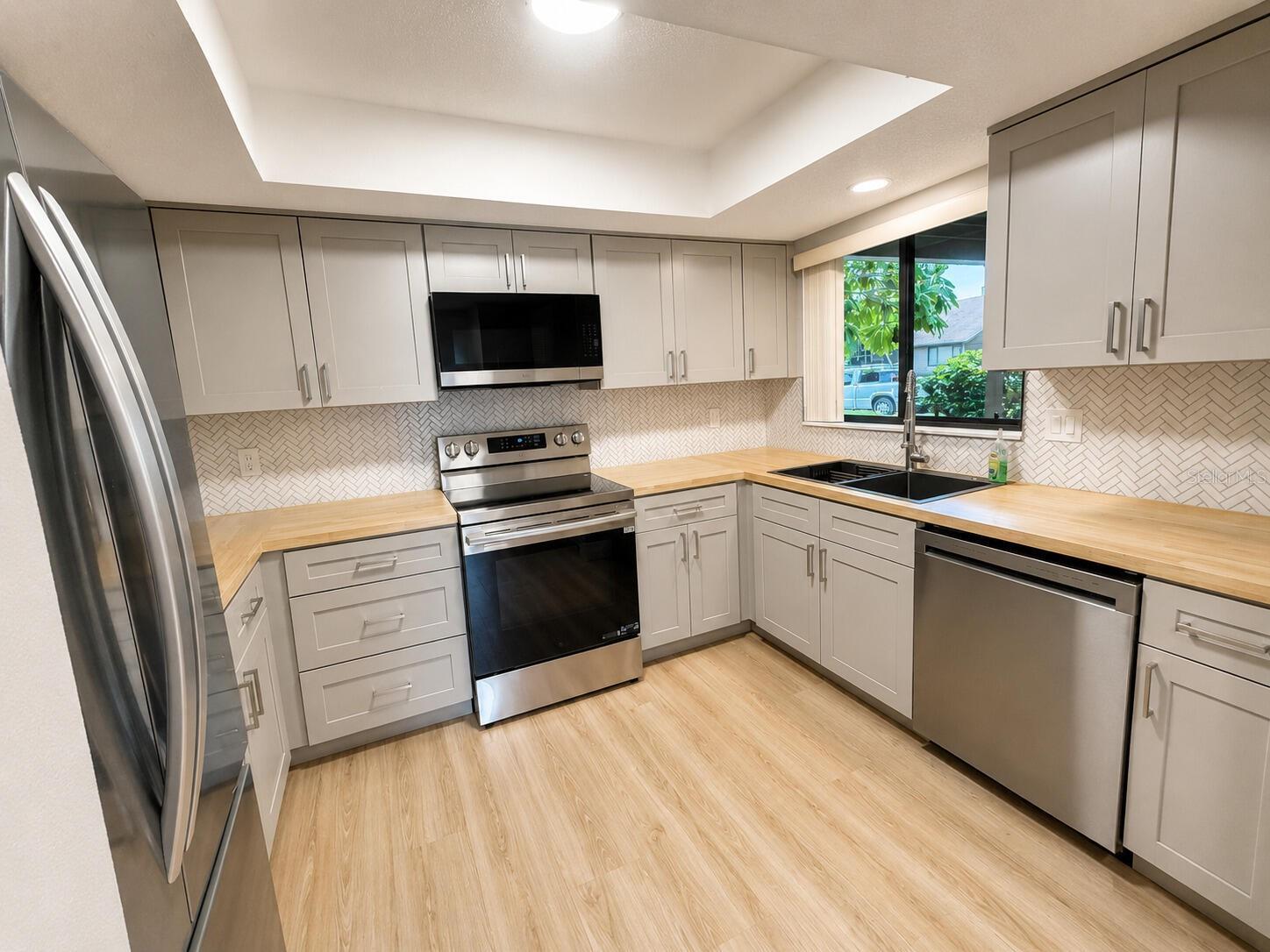 971 SUNRIDGE DR #110 — photo 5