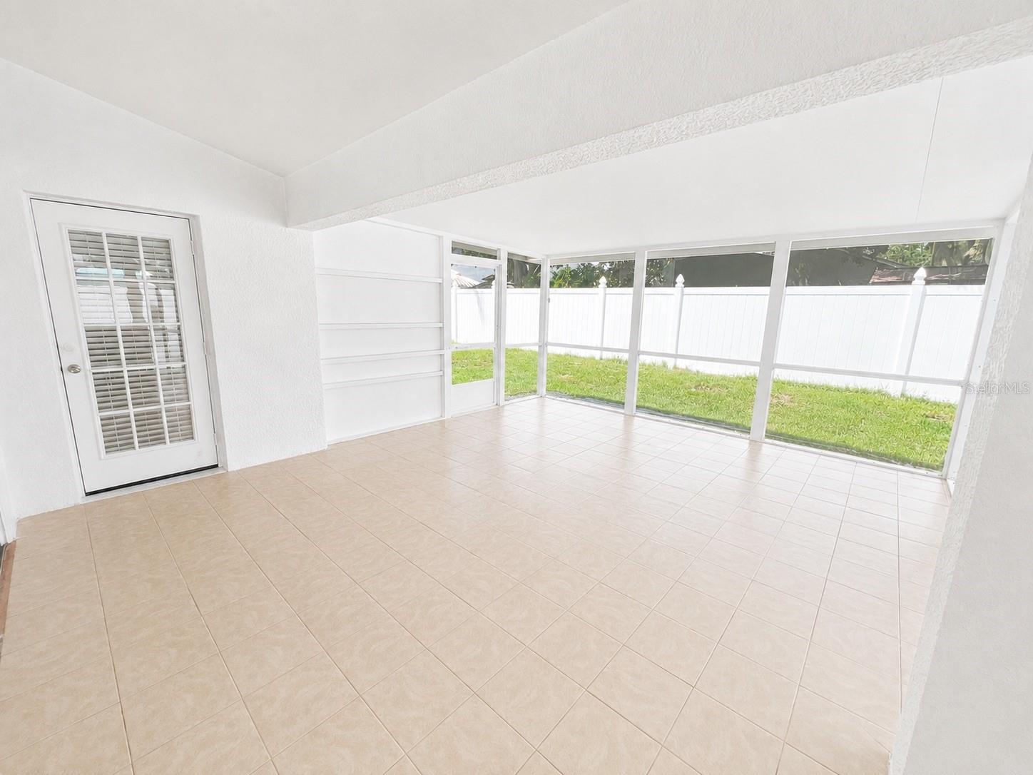 3207 CLOVER BLOSSOM CIR — photo 11