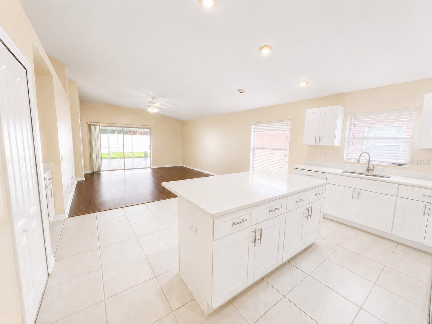 3207 CLOVER BLOSSOM CIR — photo 7