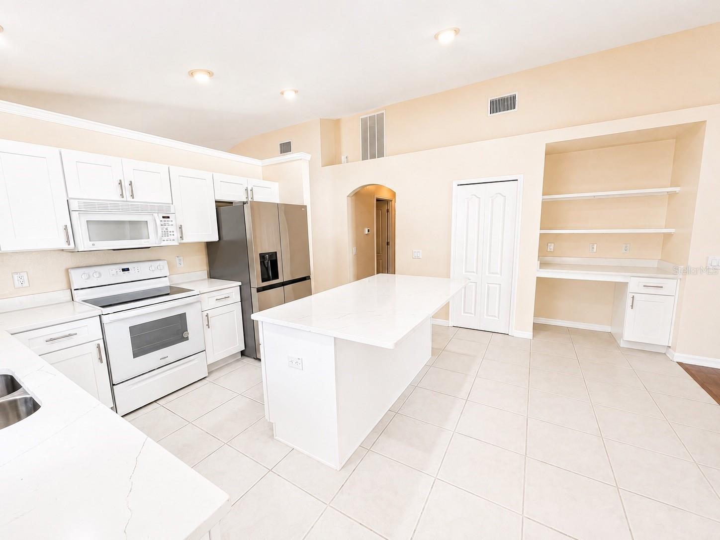 3207 CLOVER BLOSSOM CIR — photo 8