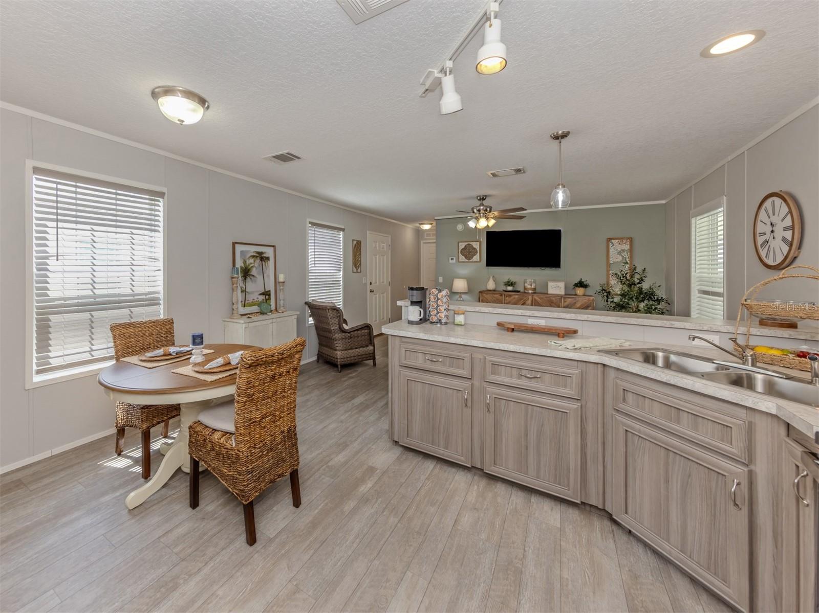 6824 HAAWI CT — photo 18