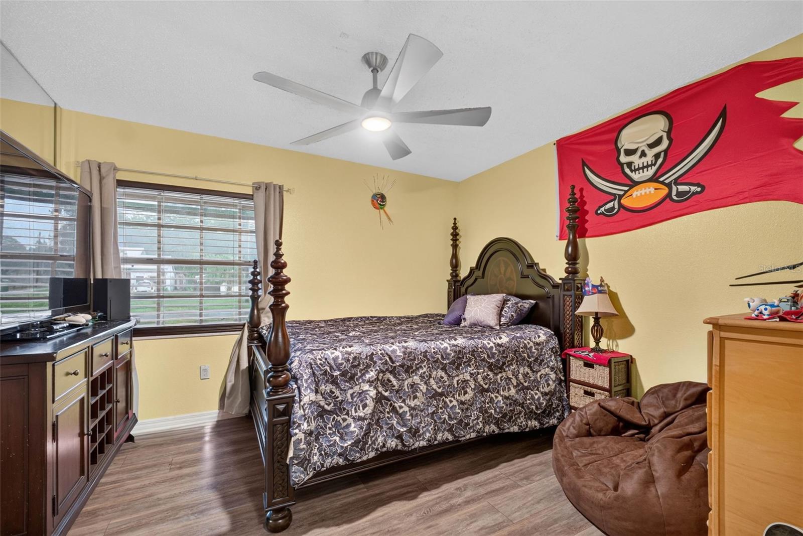1302 E SLIGH AVE — photo 27