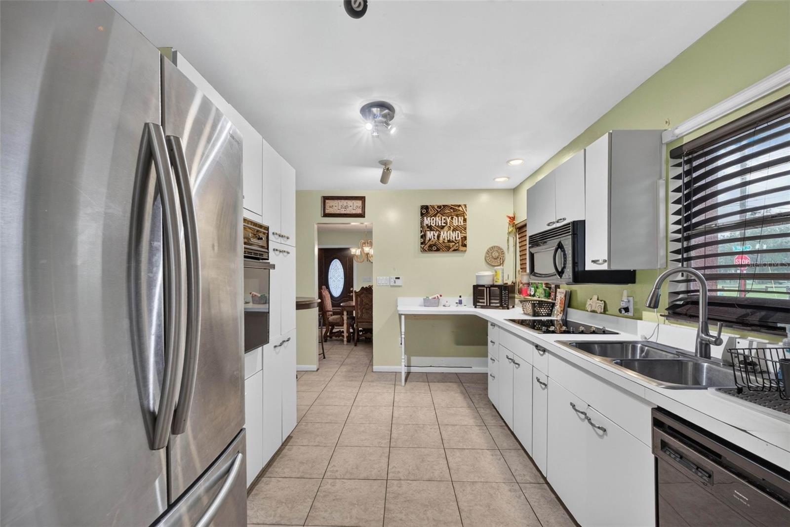 1302 E SLIGH AVE — photo 8