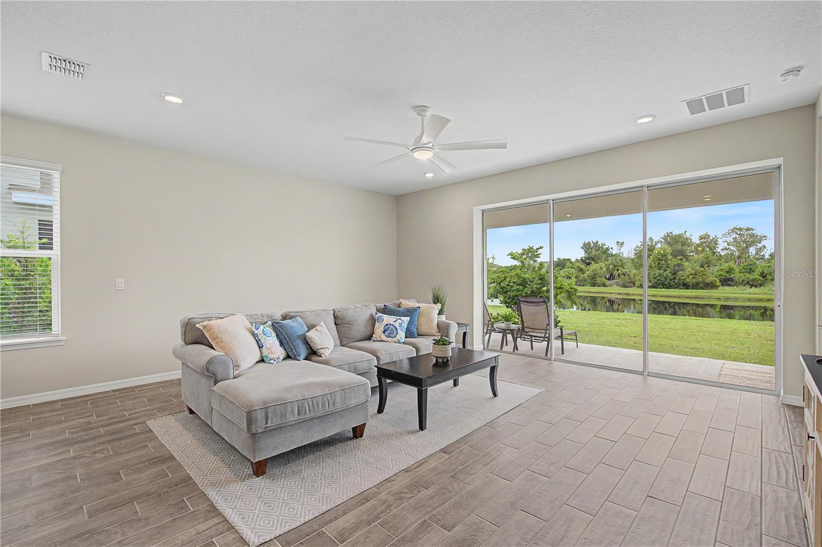 10938 FIELDSTONE DR — photo 17