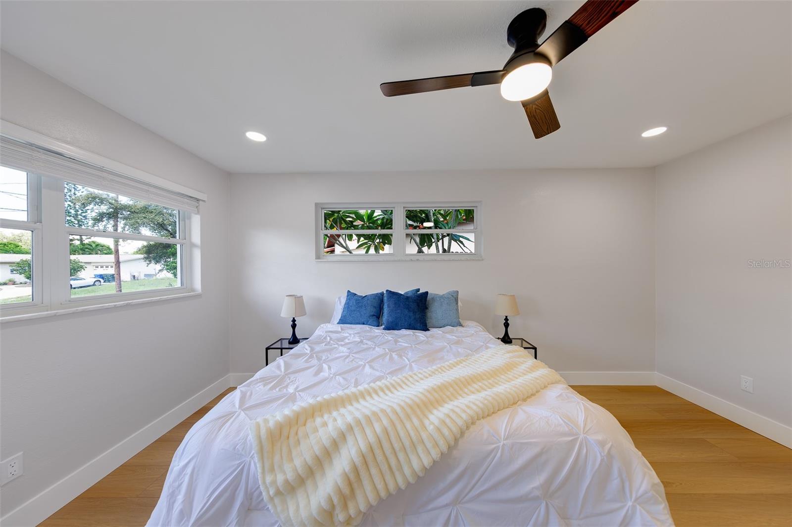 471 SIERRA CIR E — photo 33