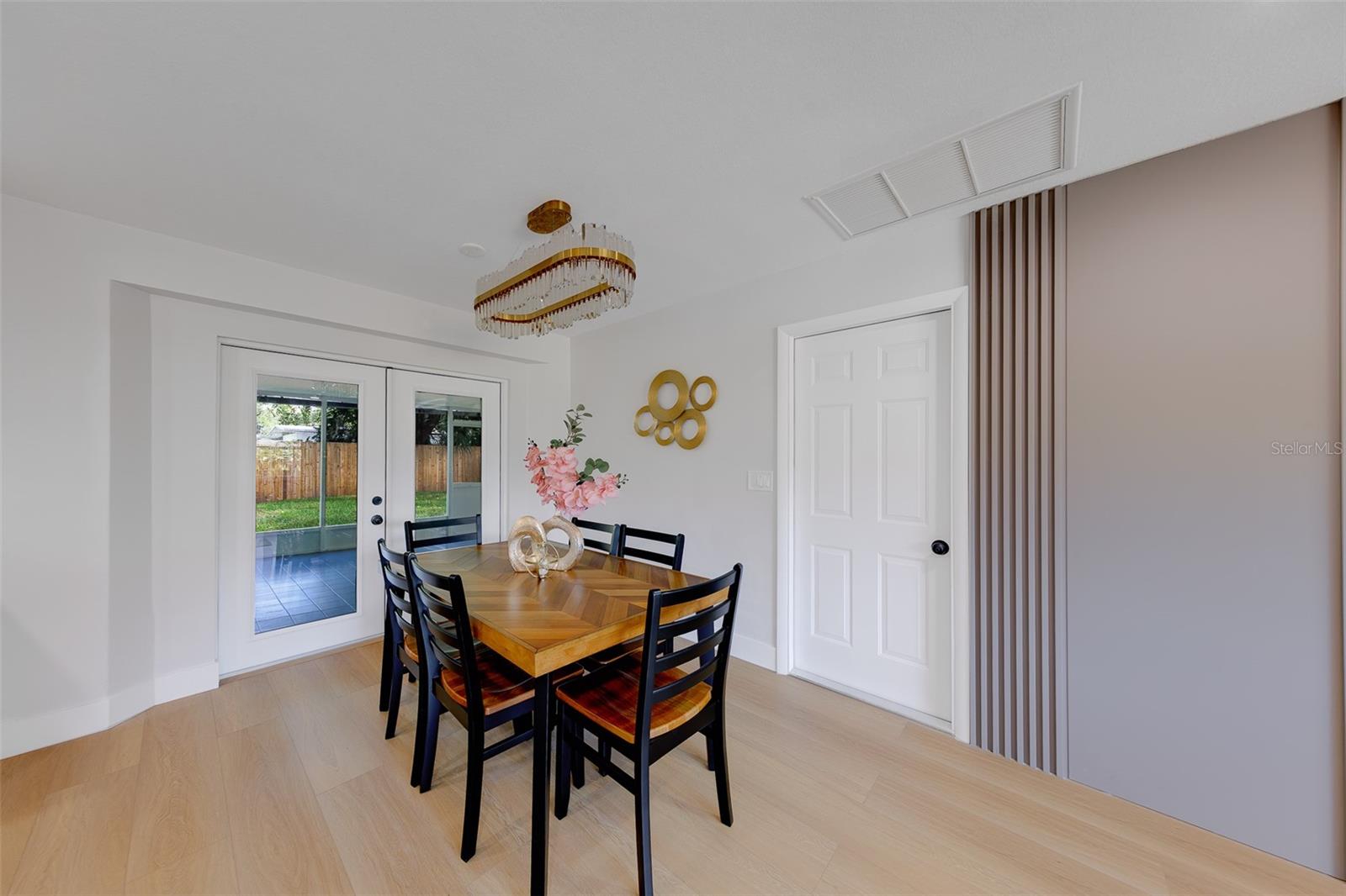 471 SIERRA CIR E — photo 10