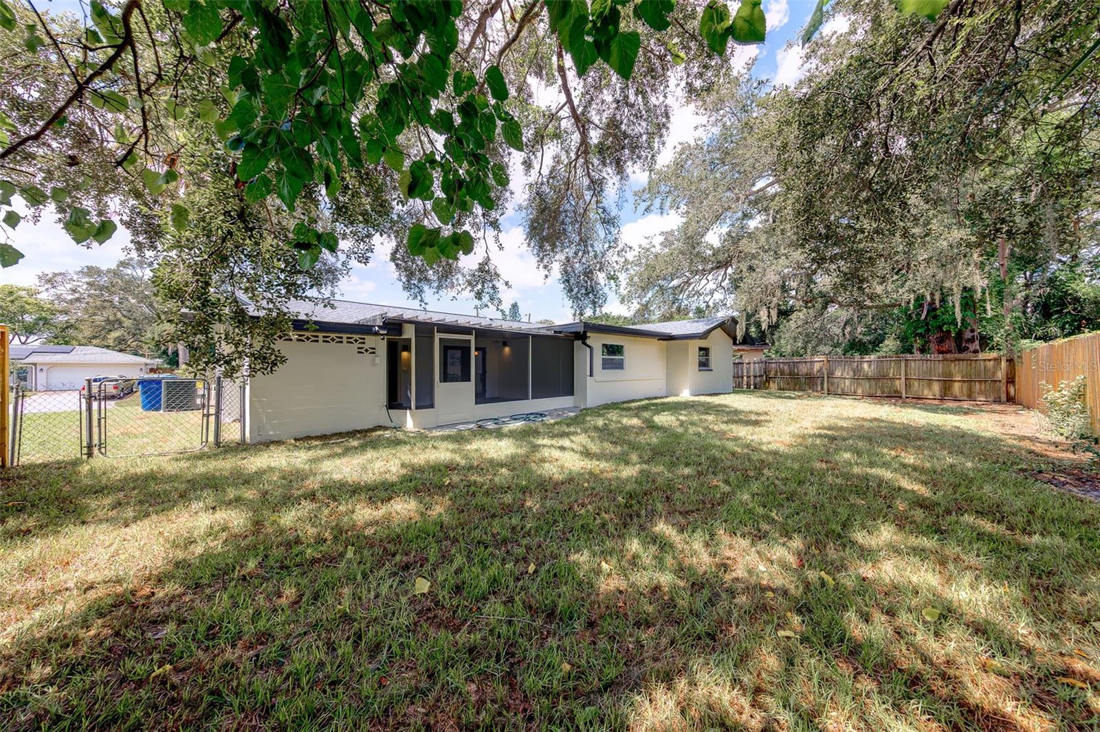 471 SIERRA CIR E — photo 48