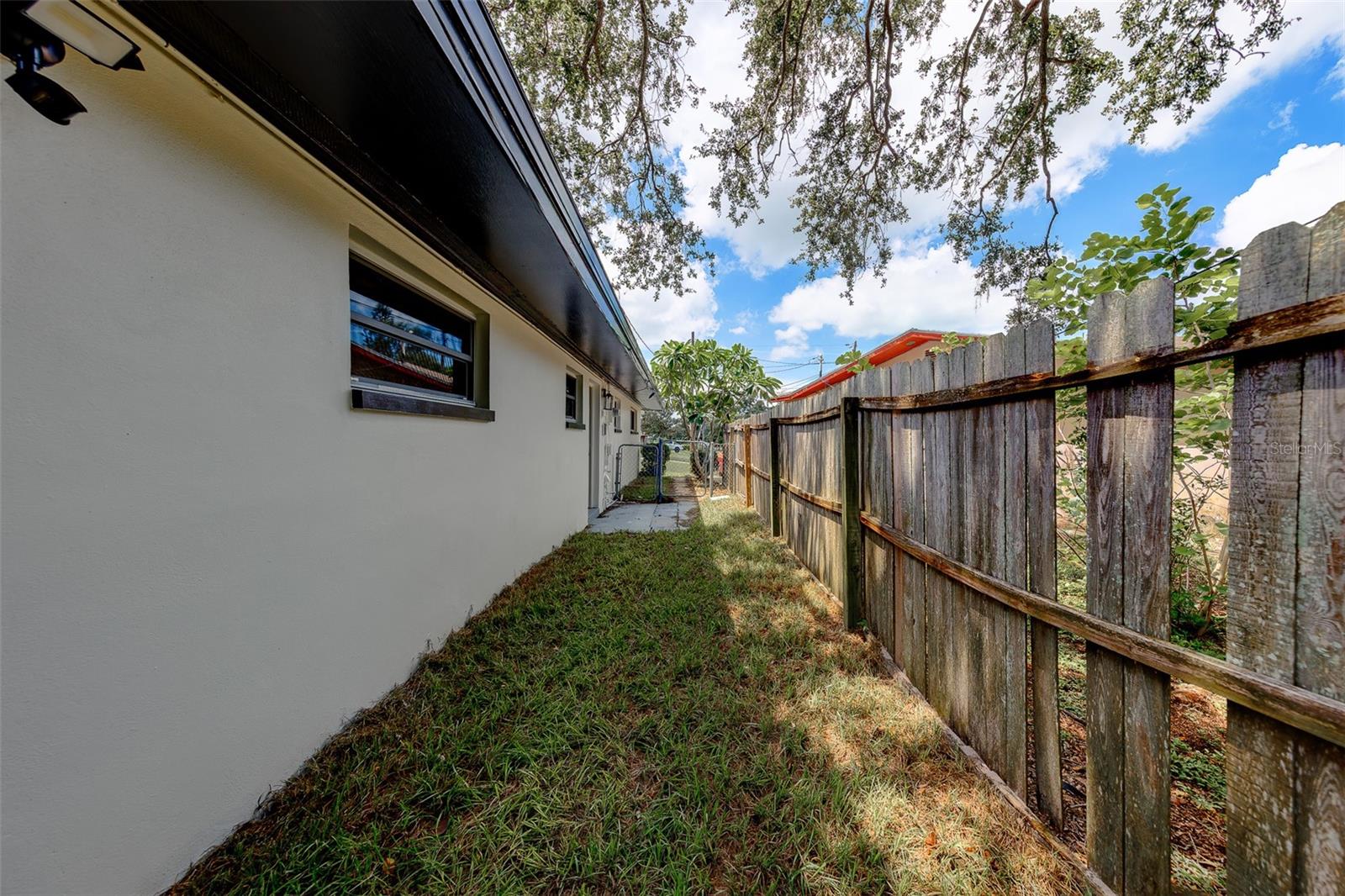 471 SIERRA CIR E — photo 52