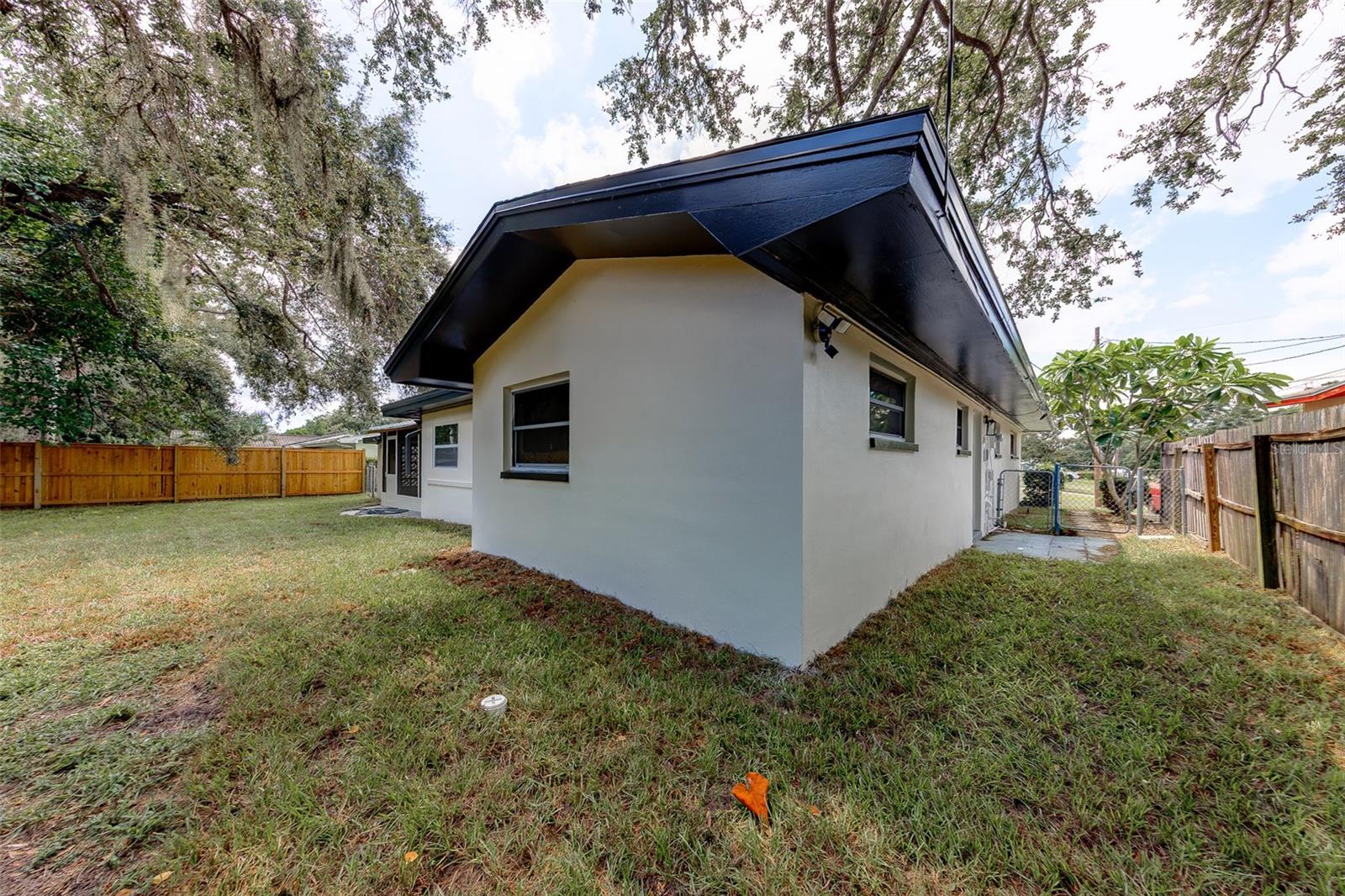 471 SIERRA CIR E — photo 53