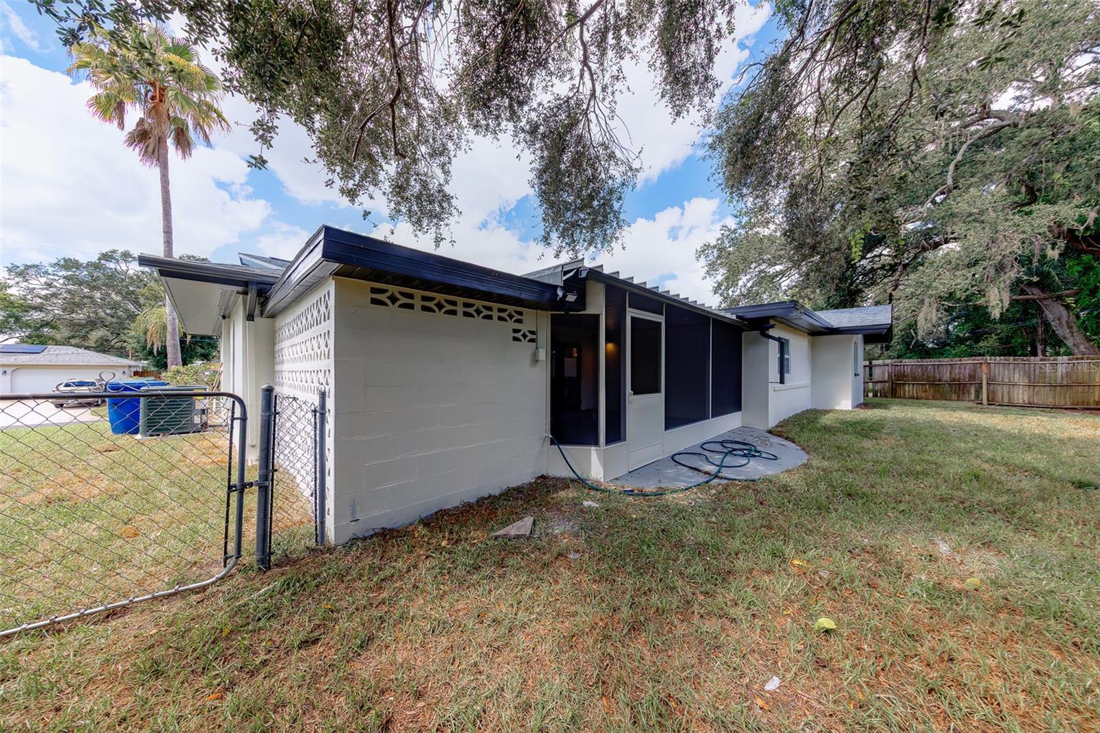 471 SIERRA CIR E — photo 46