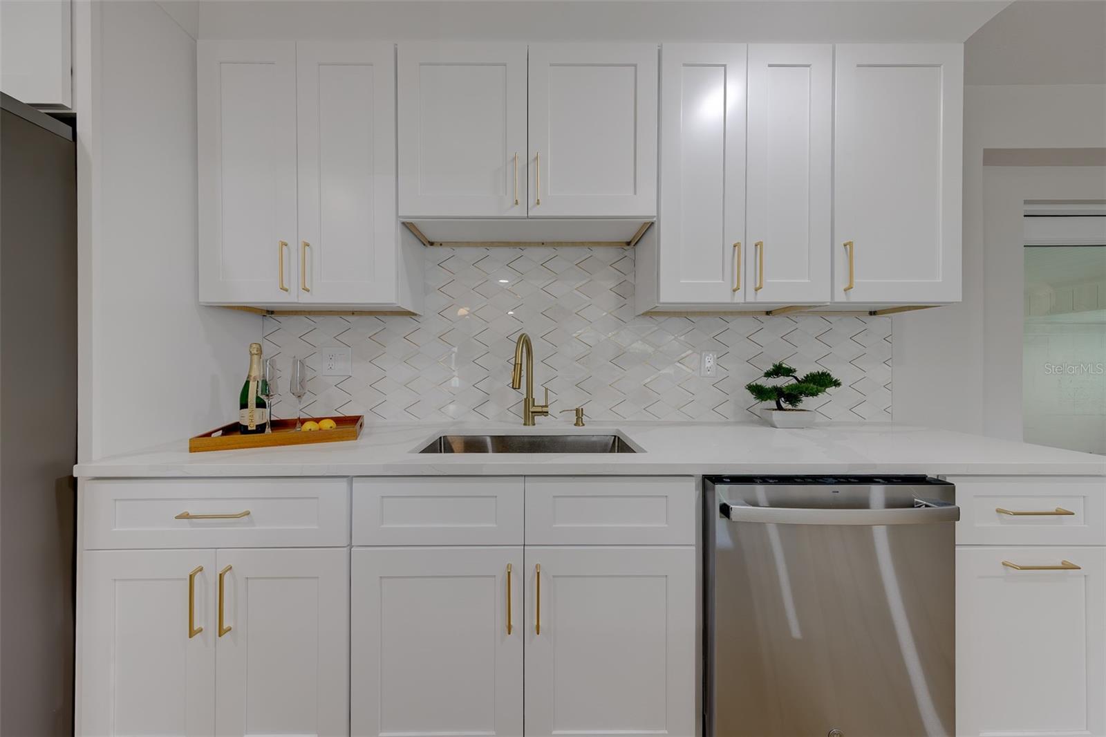 471 SIERRA CIR E — photo 16