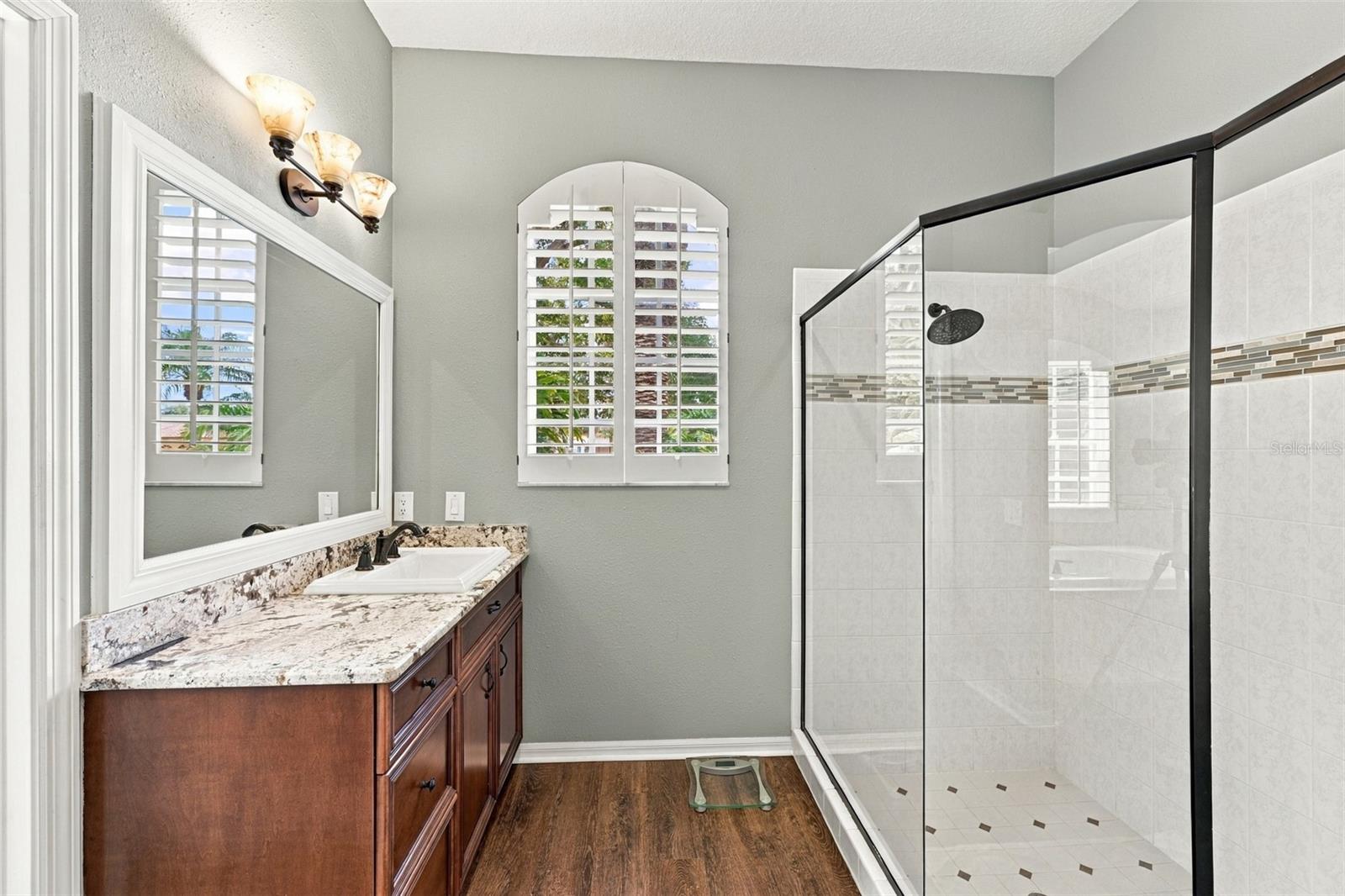 3921 ARLINGTON DR — photo 33