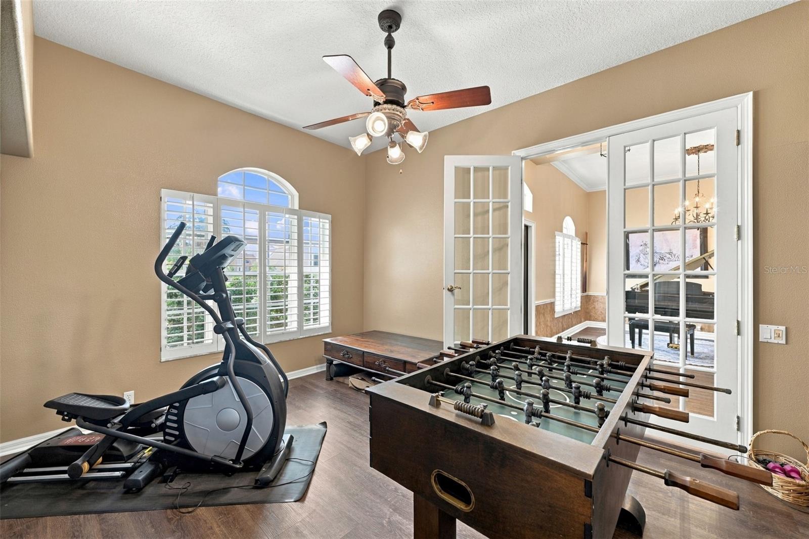 3921 ARLINGTON DR — photo 28
