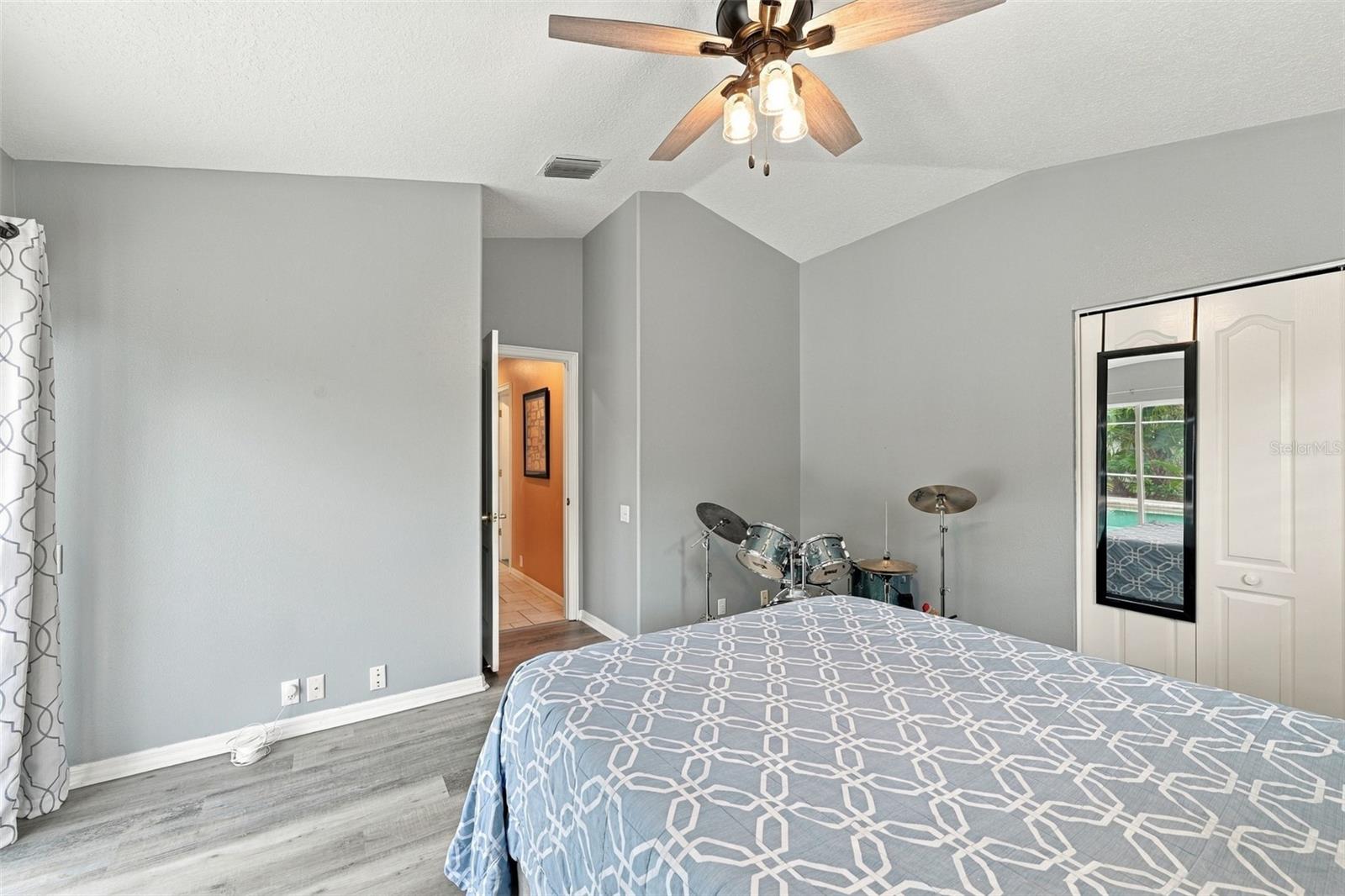 3921 ARLINGTON DR — photo 43