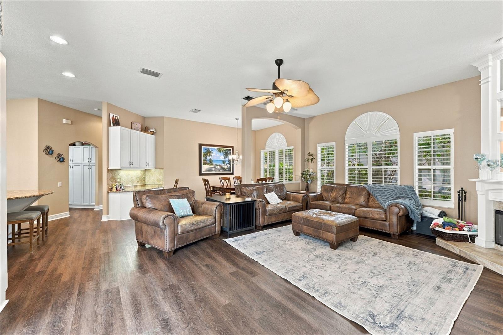 3921 ARLINGTON DR — photo 22