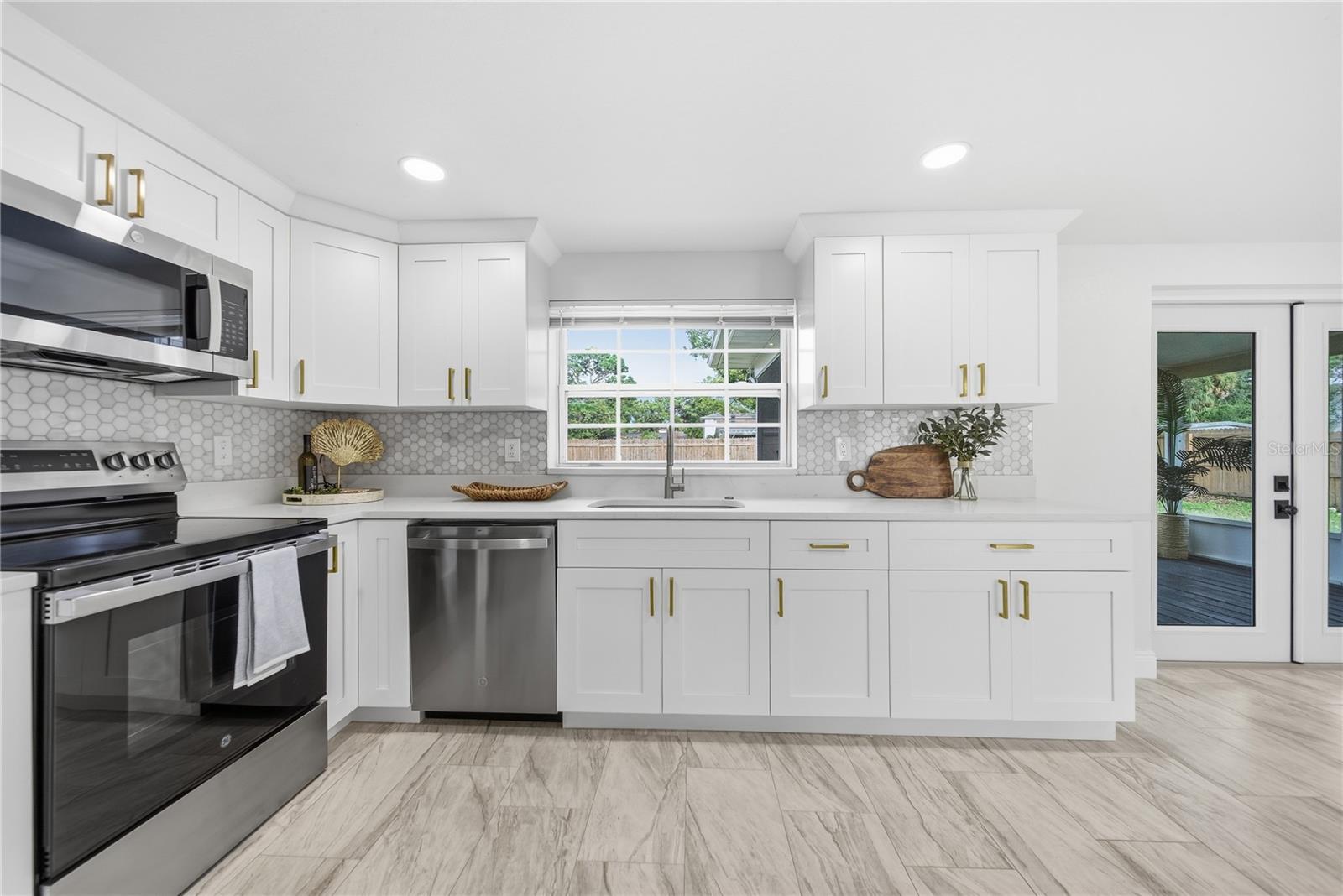 16134 BLACKBEARD LN — photo 14