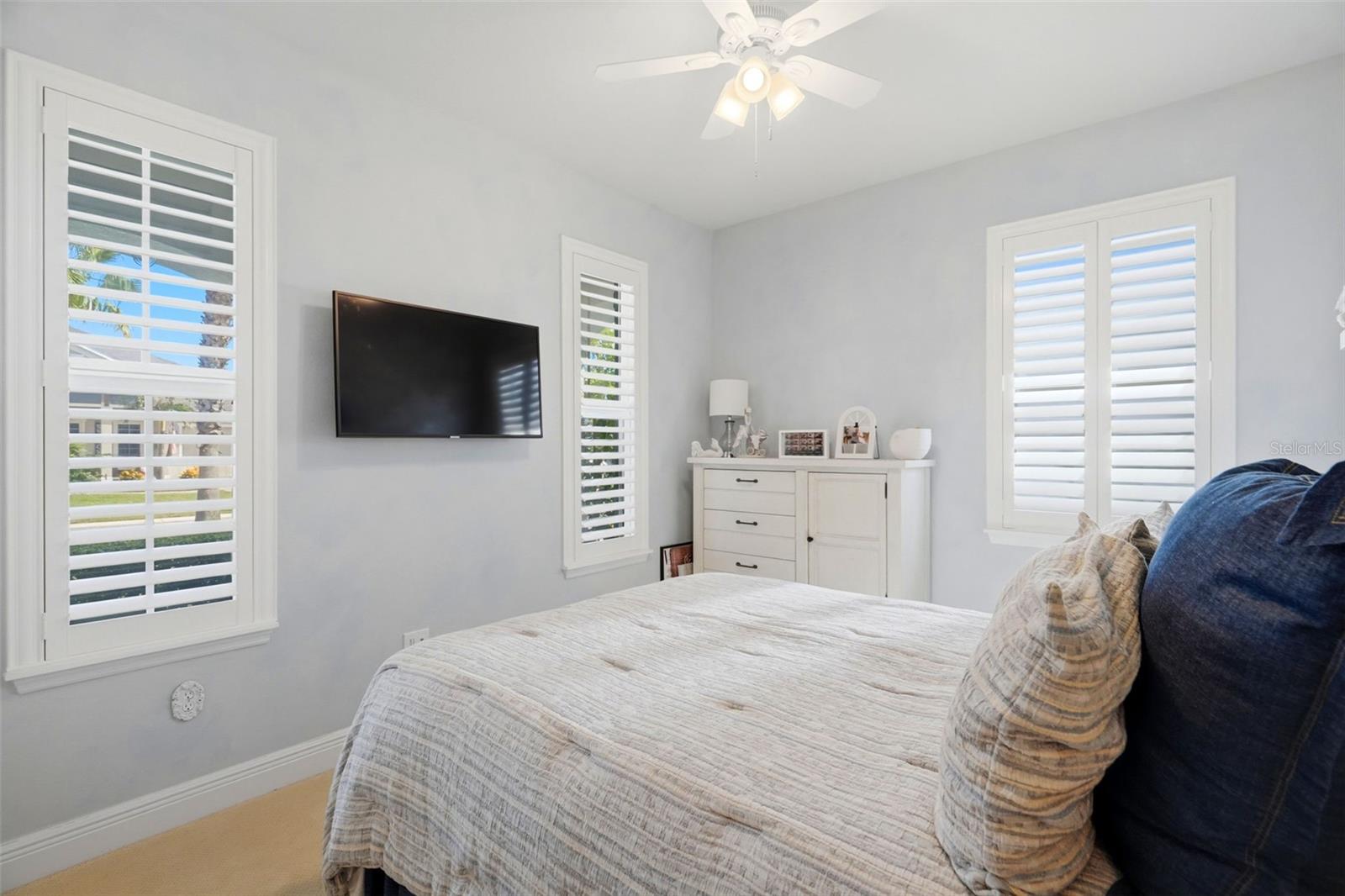 11750 LAKE LUCAYA DR — photo 27