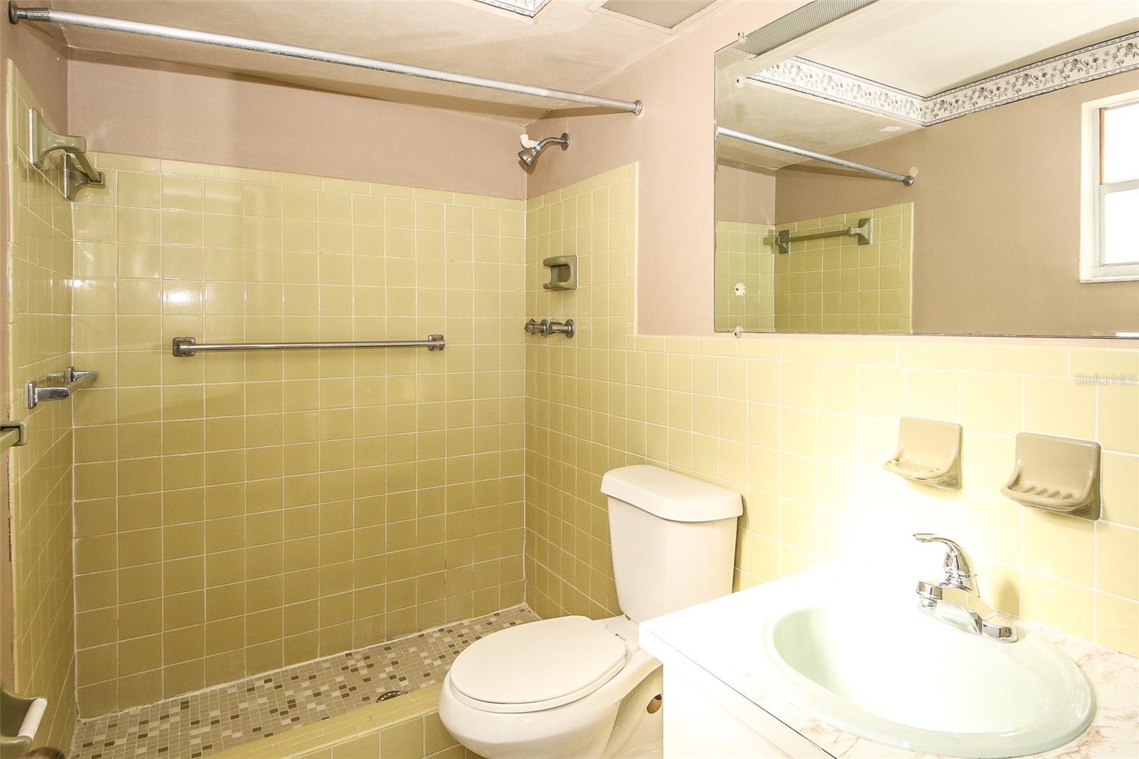 10824 QUEENS RD — photo 22
