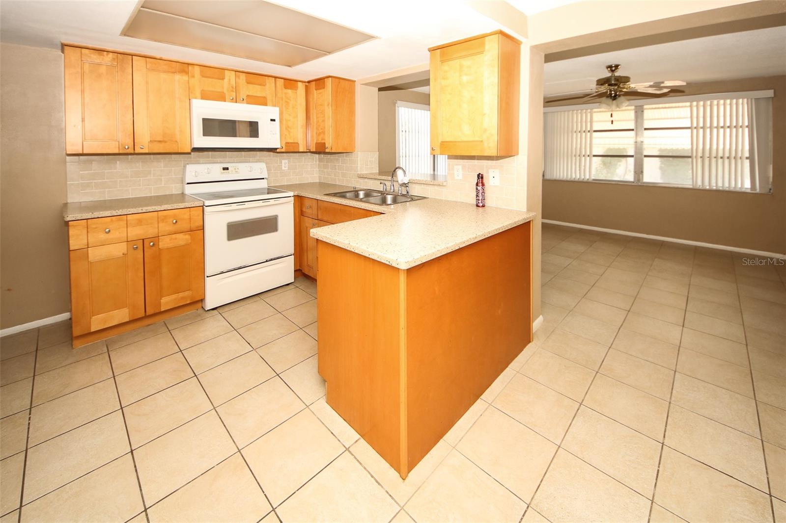 10824 QUEENS RD — photo 17