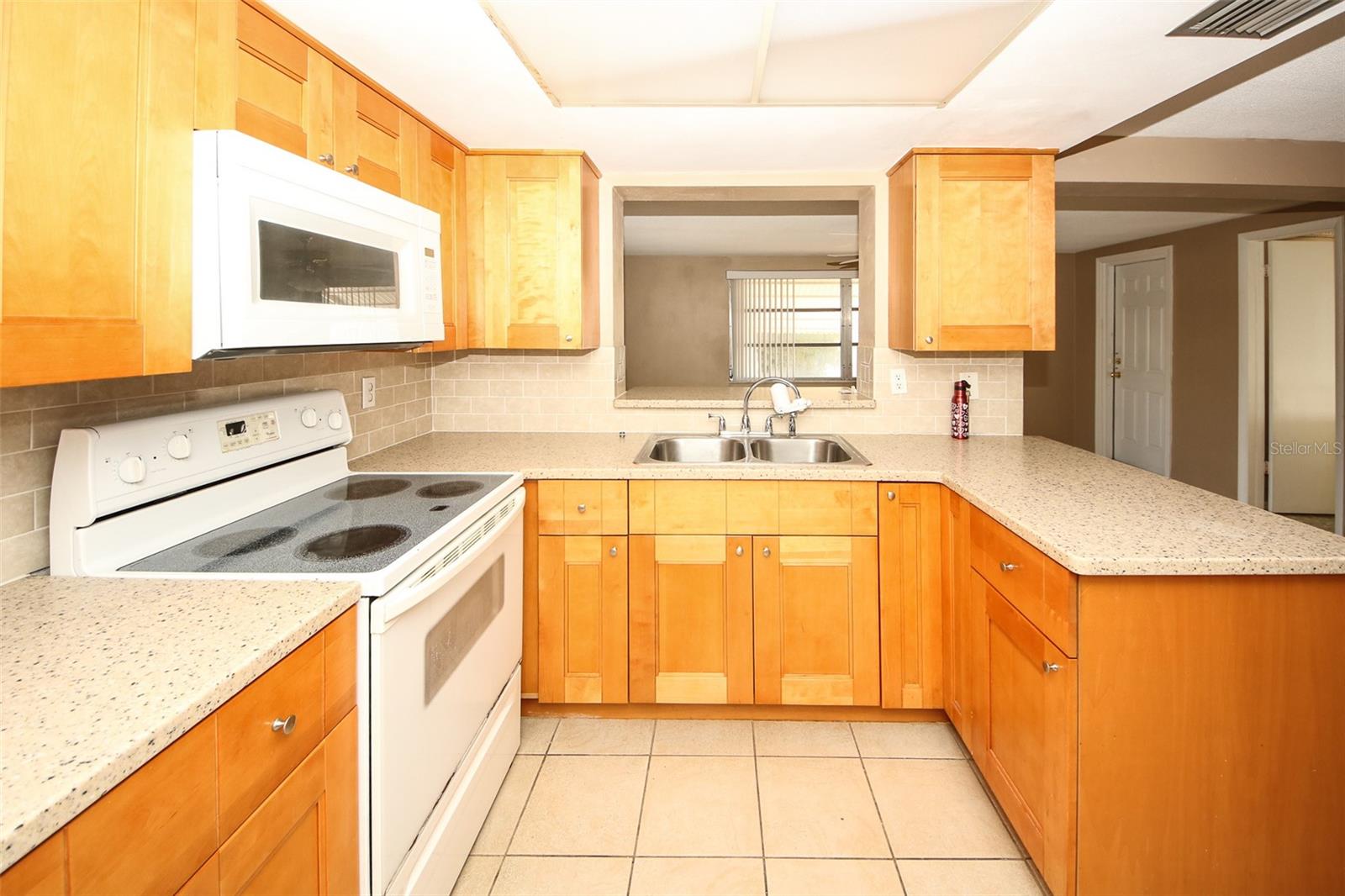 10824 QUEENS RD — photo 16