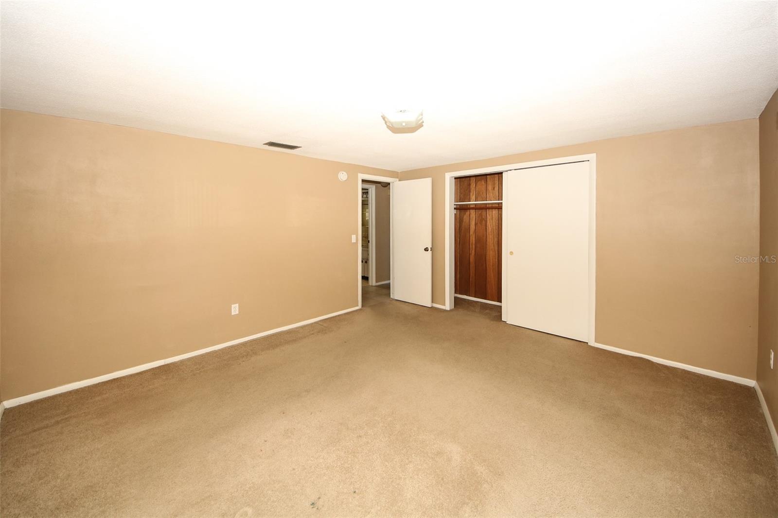 10824 QUEENS RD — photo 12