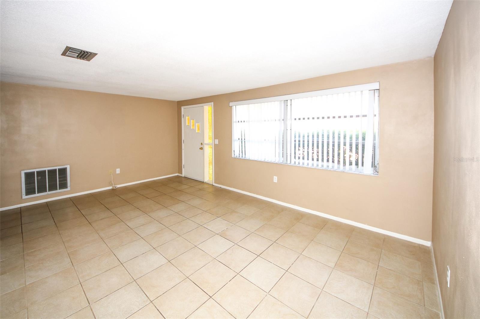 10824 QUEENS RD — photo 10