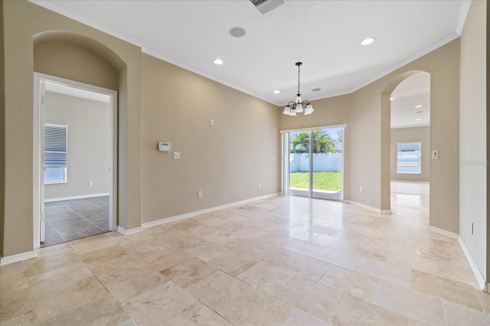 1833 MIRA LAGO CIR — photo 6